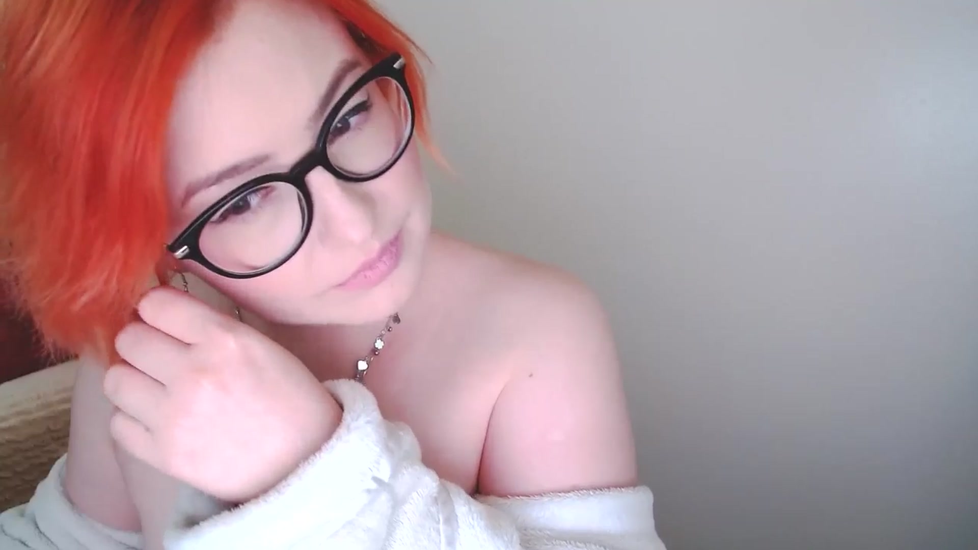Gallery image thumbnail from EvaStar19's myfreecams stream on, 09/22/2024, 15:50 image 16 of 20