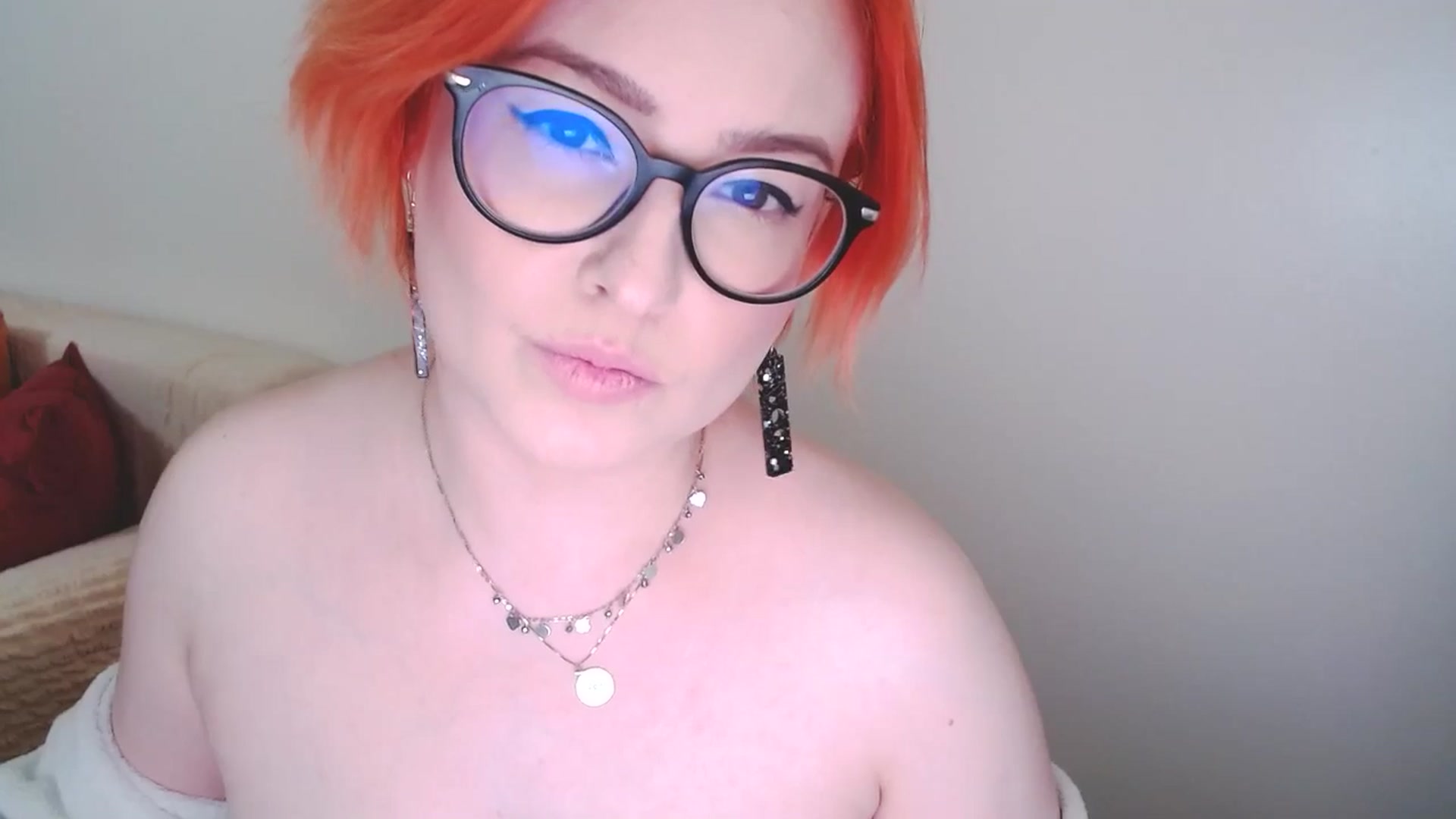 Gallery image thumbnail from EvaStar19's myfreecams stream on, 09/22/2024, 15:50 image 15 of 20