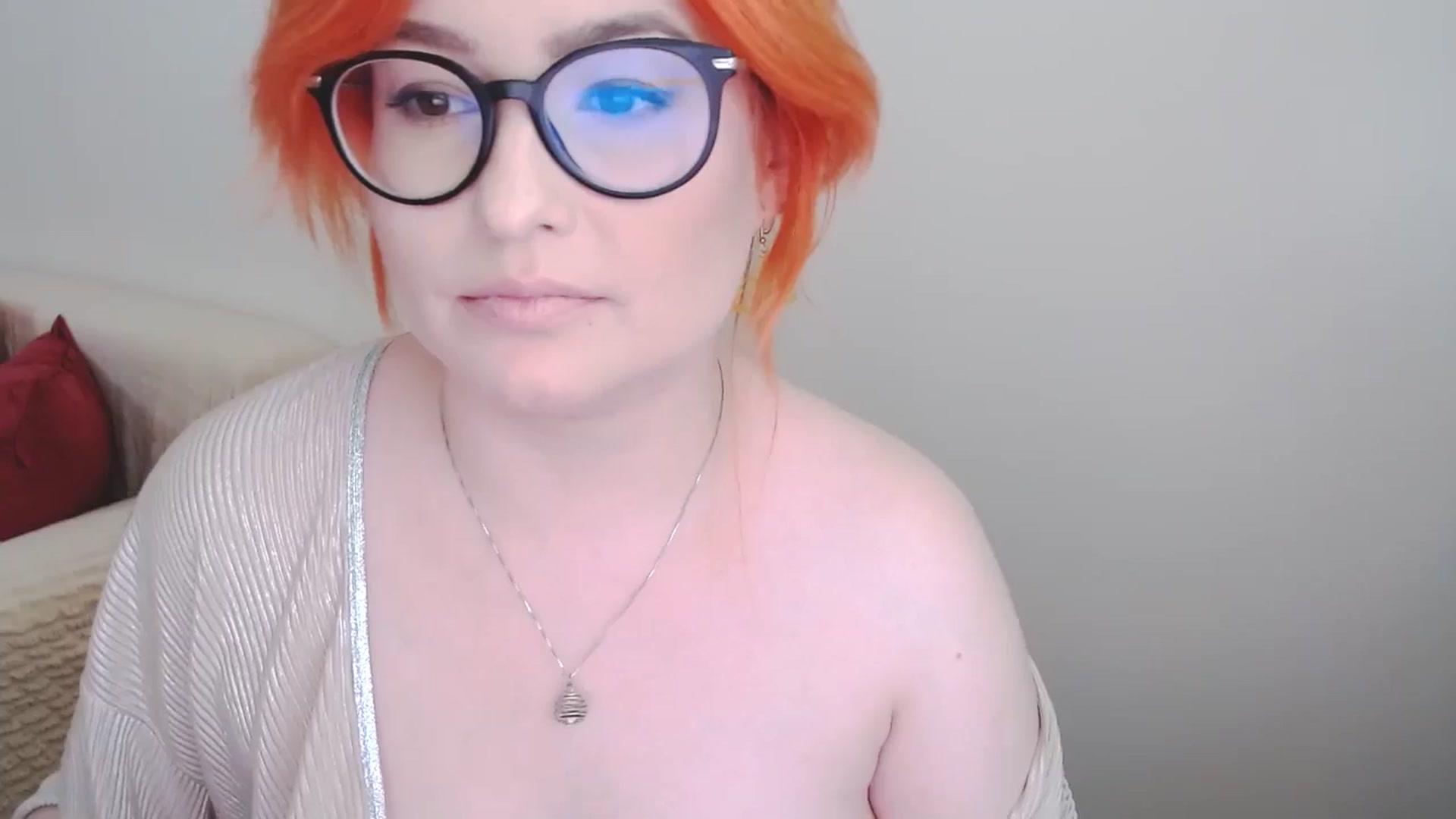 Gallery image thumbnail from EvaStar19's myfreecams stream on, 09/26/2024, 14:36 image 12 of 20