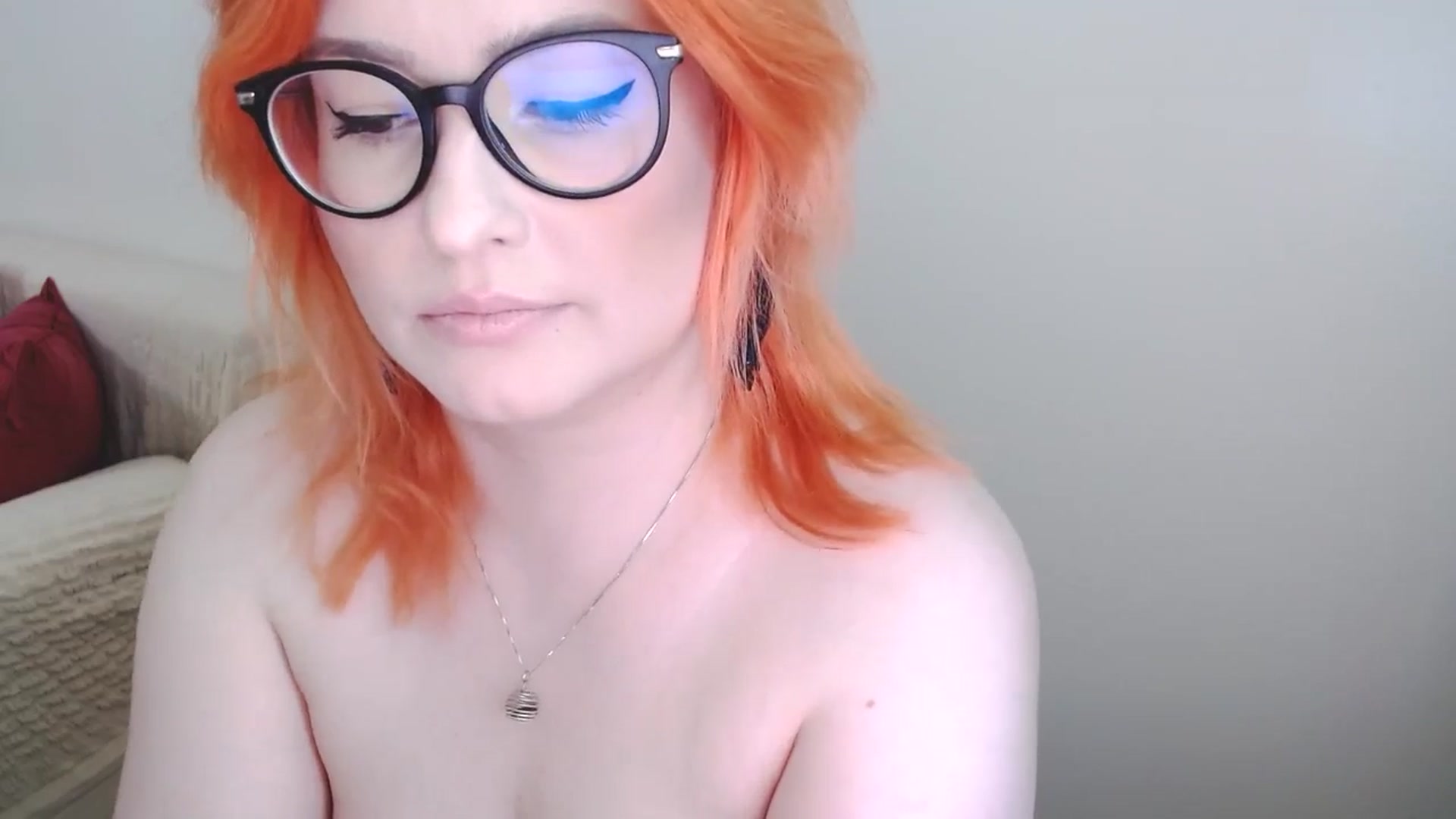Gallery image thumbnail from EvaStar19's myfreecams stream on, 09/28/2024, 09:18 image 19 of 20