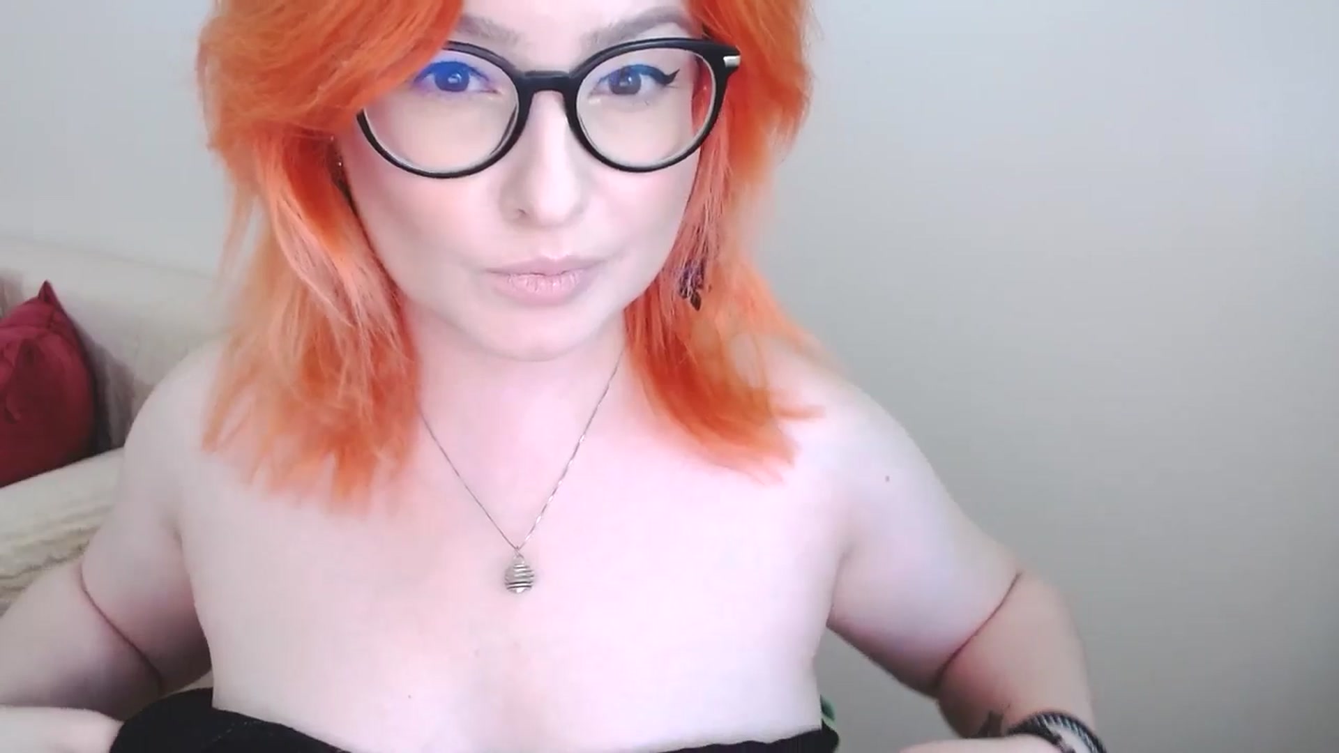 Gallery image thumbnail from EvaStar19's myfreecams stream on, 09/28/2024, 09:18 image 6 of 20