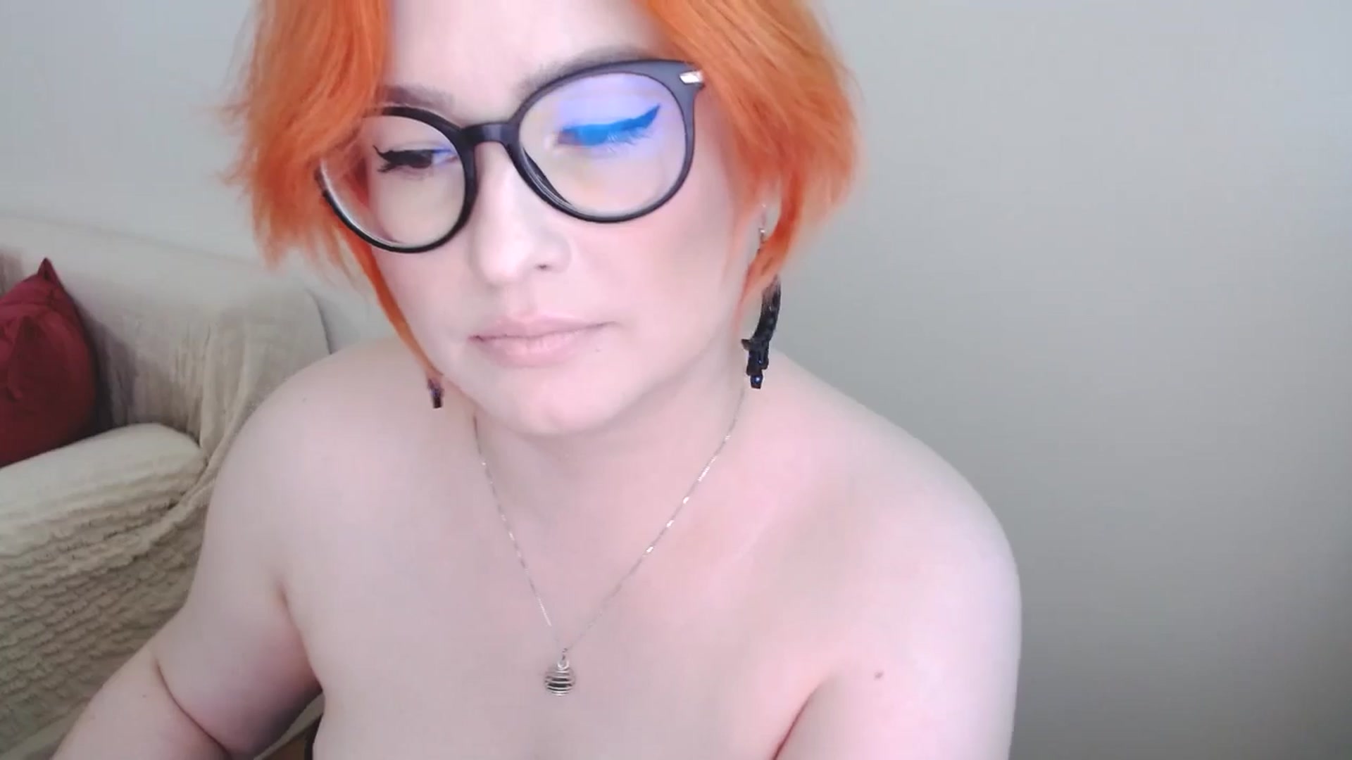 Gallery image thumbnail from EvaStar19's myfreecams stream on, 09/28/2024, 09:51 image 7 of 20