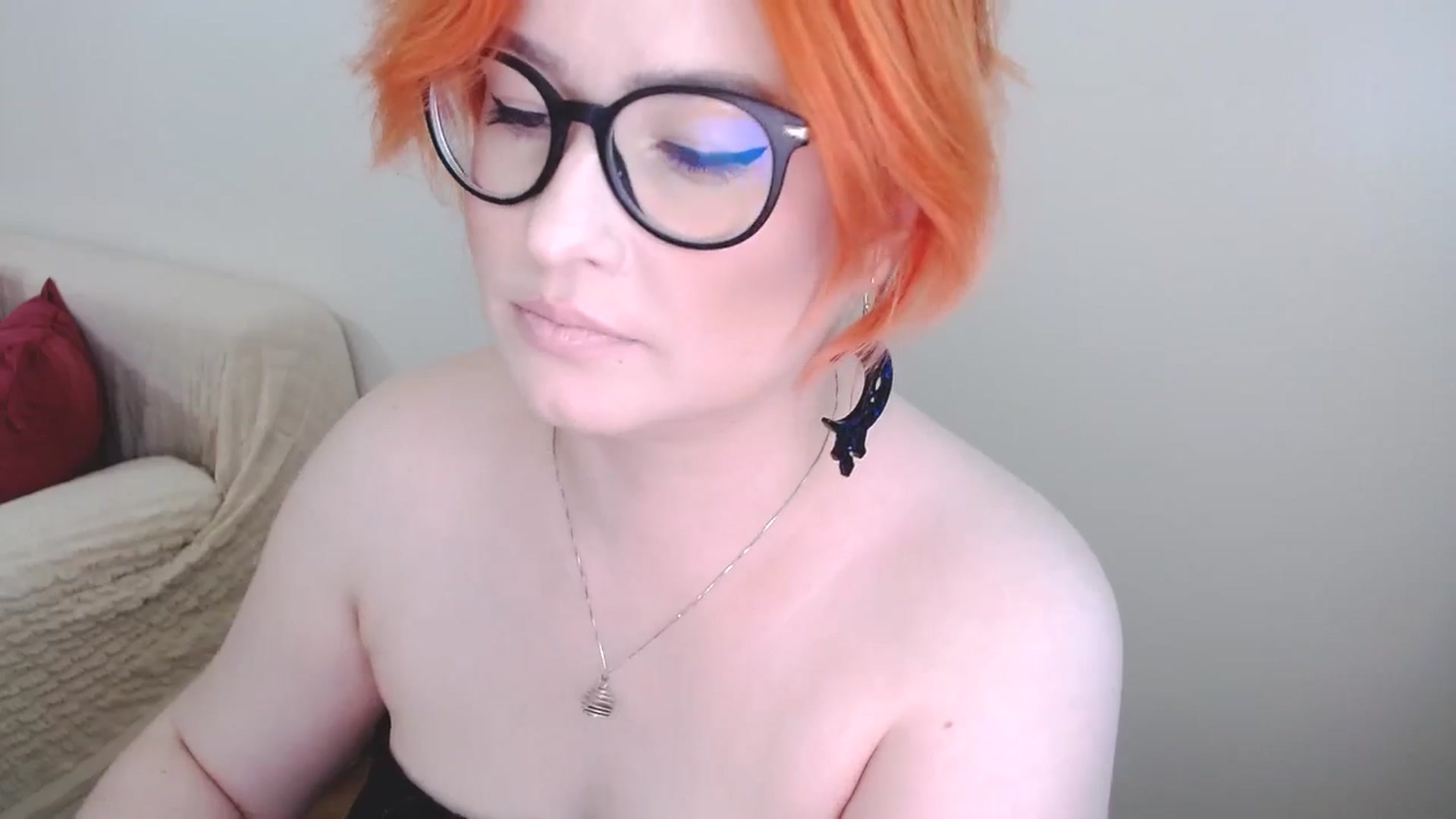 Gallery image thumbnail from EvaStar19's myfreecams stream on, 09/28/2024, 09:51 image 14 of 20