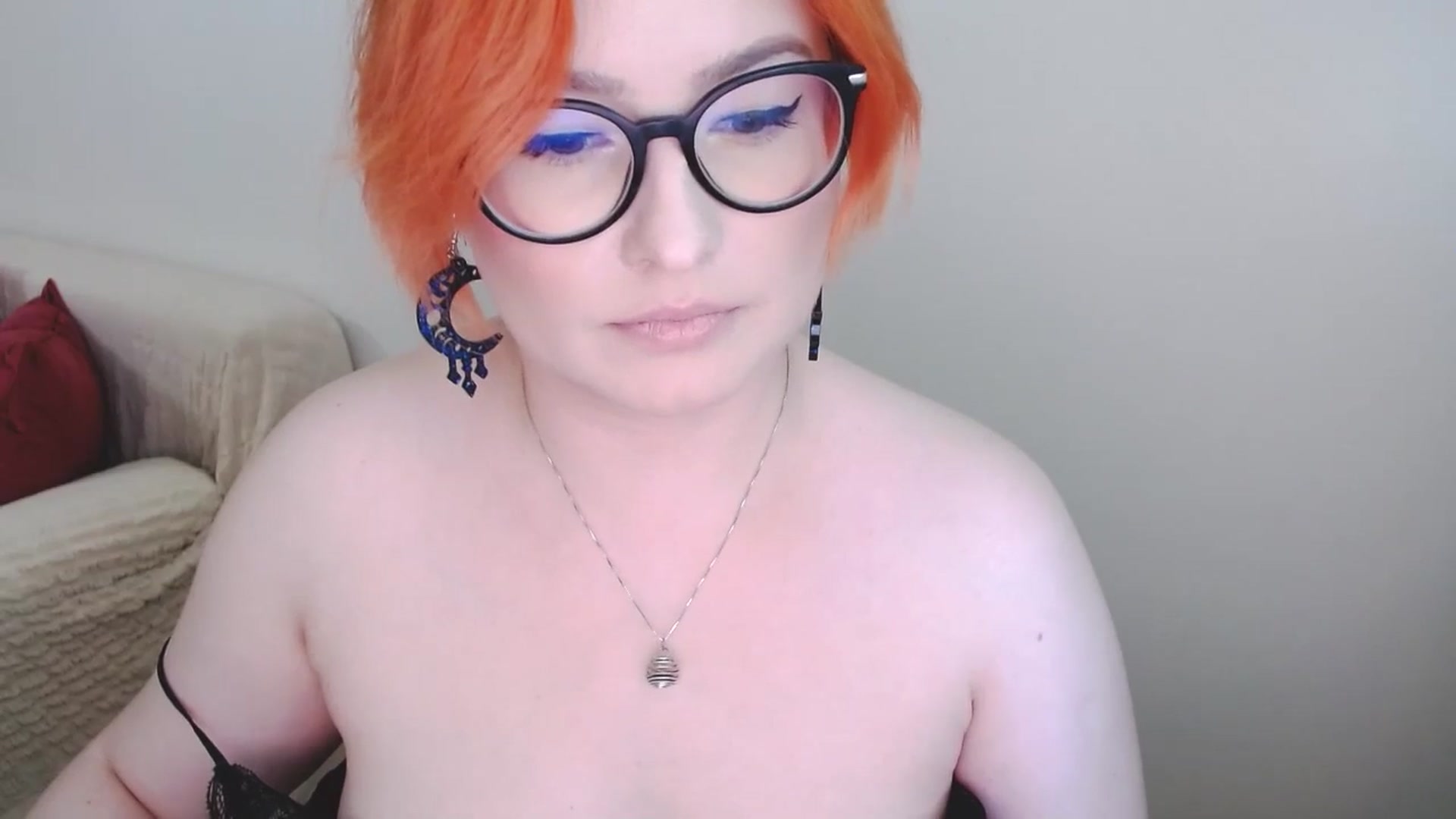 Gallery image thumbnail from EvaStar19's myfreecams stream on, 09/28/2024, 10:49 image 6 of 20