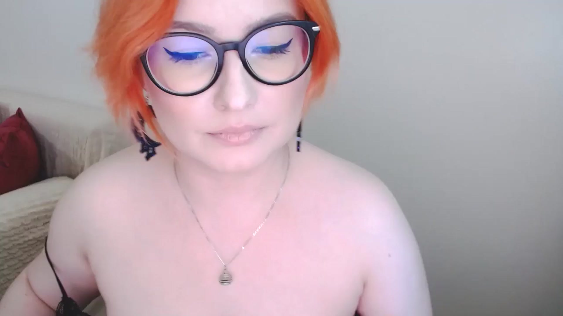 Gallery image thumbnail from EvaStar19's myfreecams stream on, 09/28/2024, 10:49 image 11 of 20