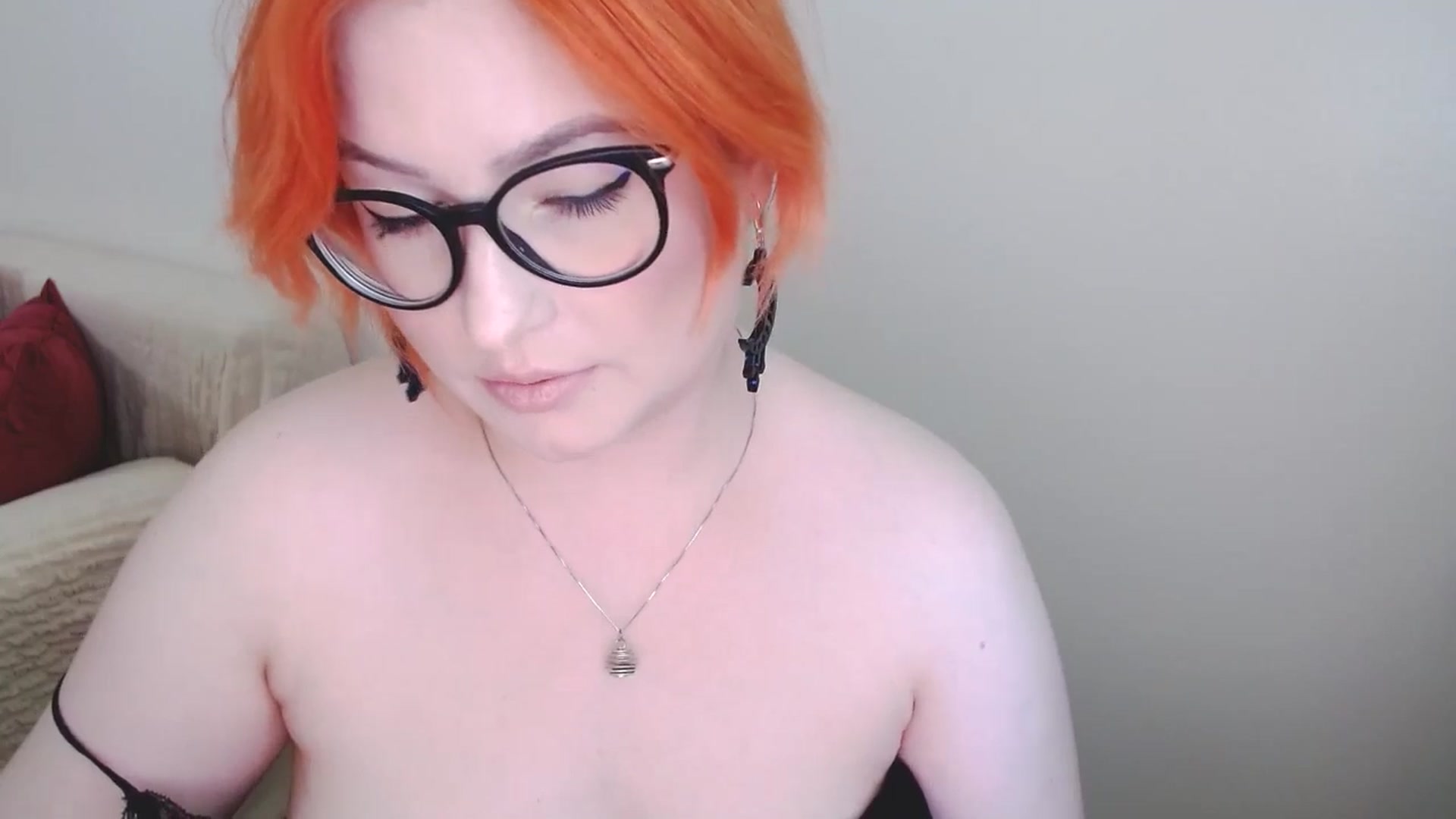 Gallery image thumbnail from EvaStar19's myfreecams stream on, 09/28/2024, 10:49 image 14 of 20