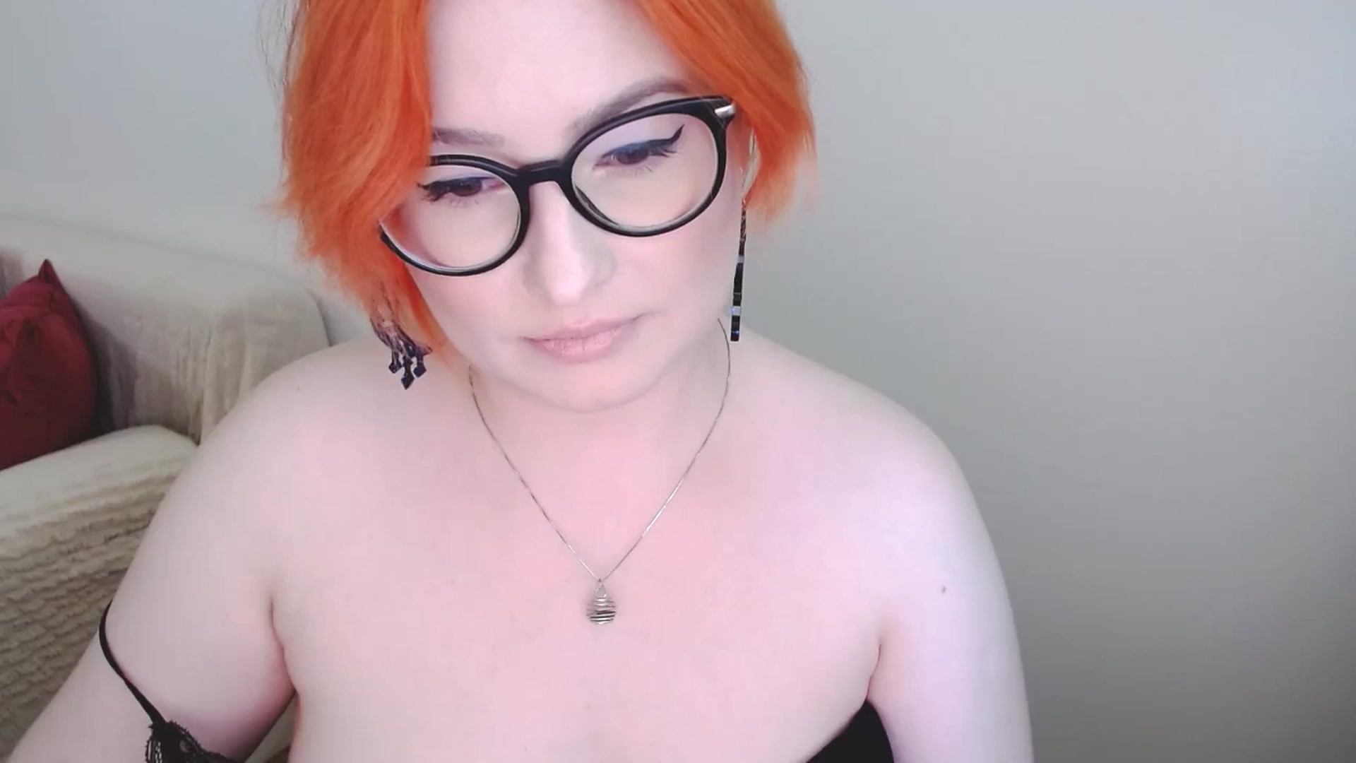 Gallery image thumbnail from EvaStar19's myfreecams stream on, 09/28/2024, 10:49 image 17 of 20