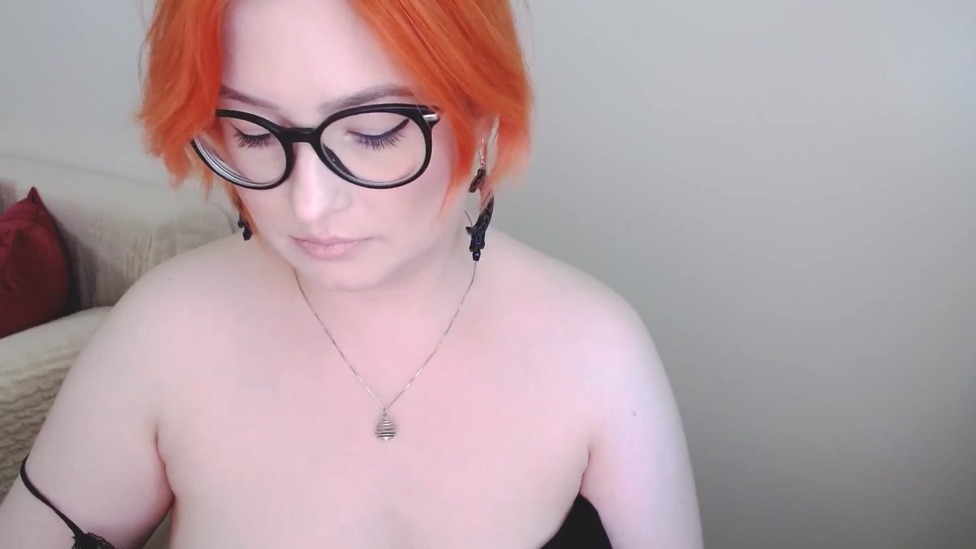 Gallery image thumbnail from EvaStar19's myfreecams stream on, 09/28/2024, 10:49 image 13 of 20