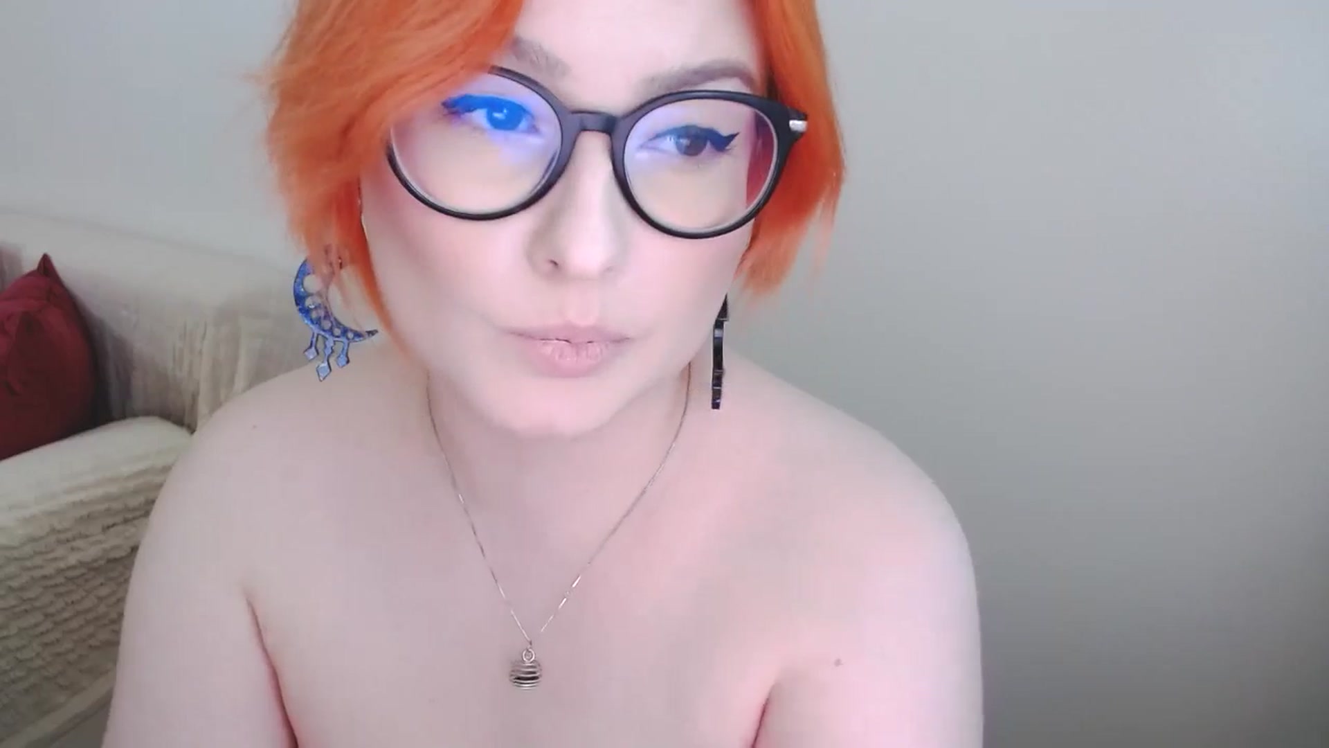 Gallery image thumbnail from EvaStar19's myfreecams stream on, 09/28/2024, 10:49 image 15 of 20
