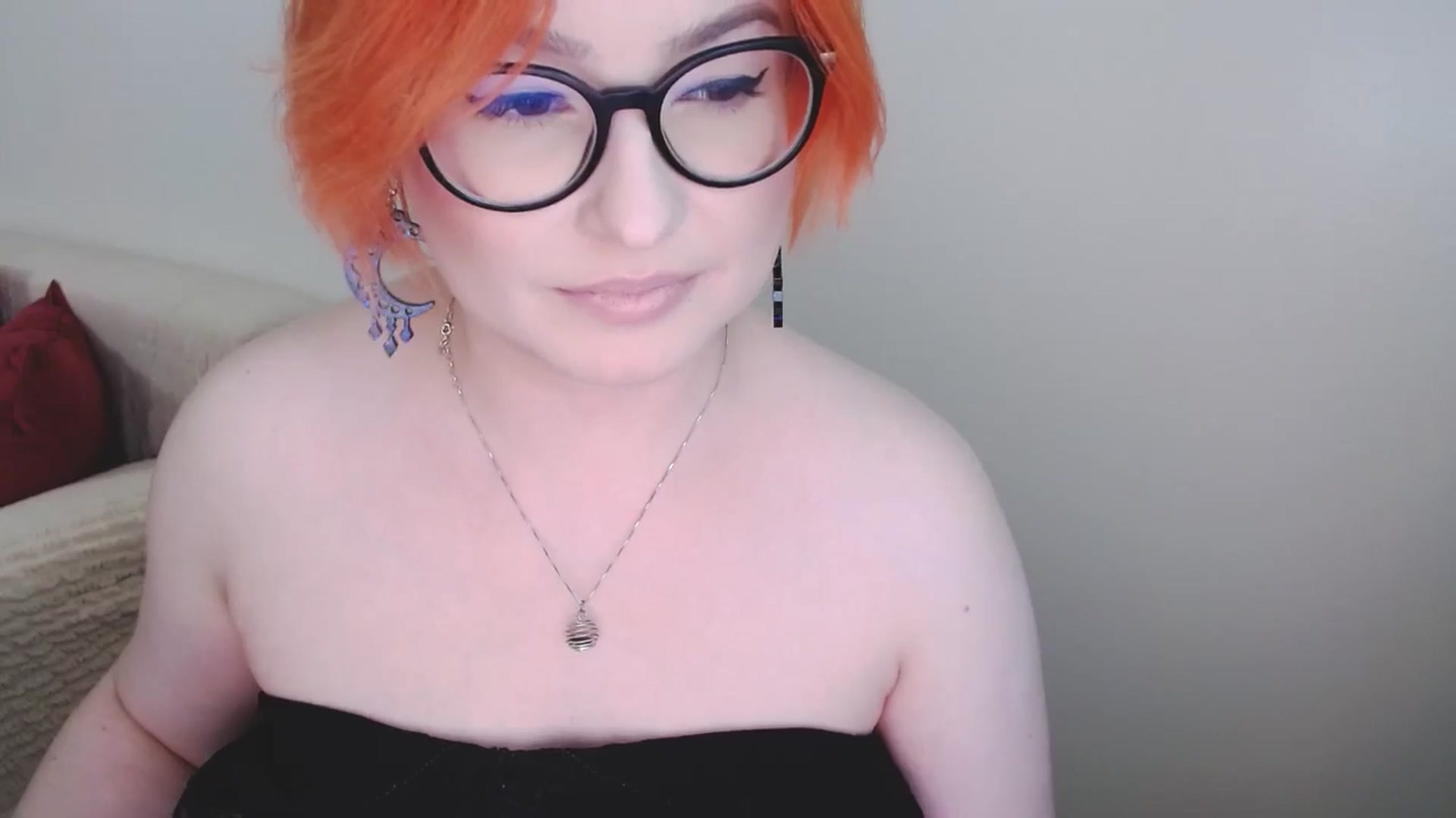 Gallery image thumbnail from EvaStar19's myfreecams stream on, 09/28/2024, 13:10 image 16 of 20