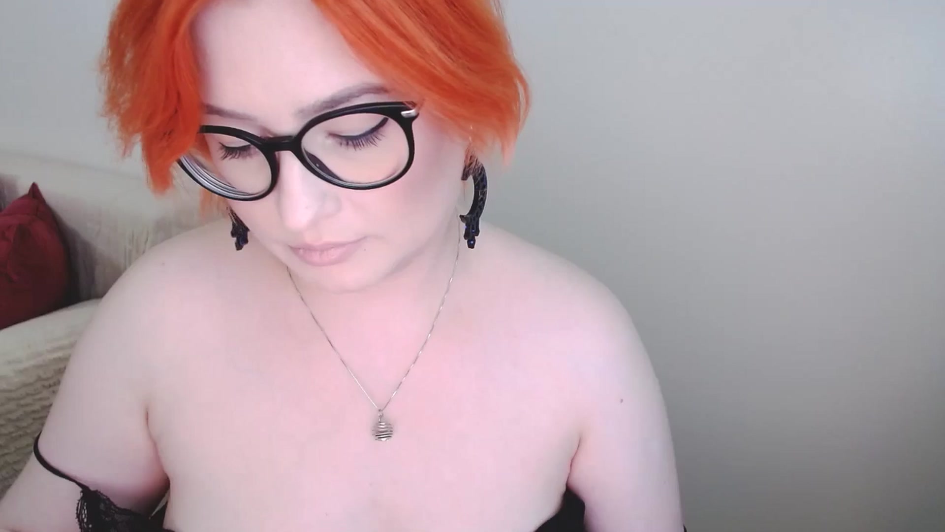 Gallery image thumbnail from EvaStar19's myfreecams stream on, 09/28/2024, 13:10 image 6 of 20