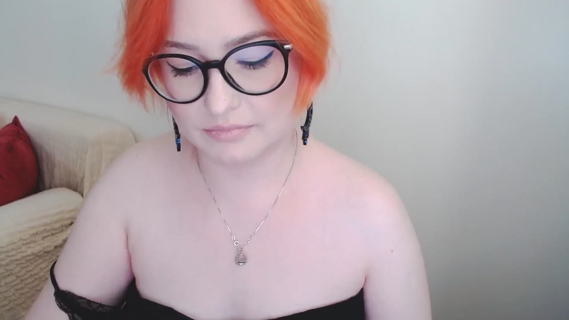 Gallery image thumbnail from EvaStar19's myfreecams stream on, 09/28/2024, 15:16 image 18 of 20