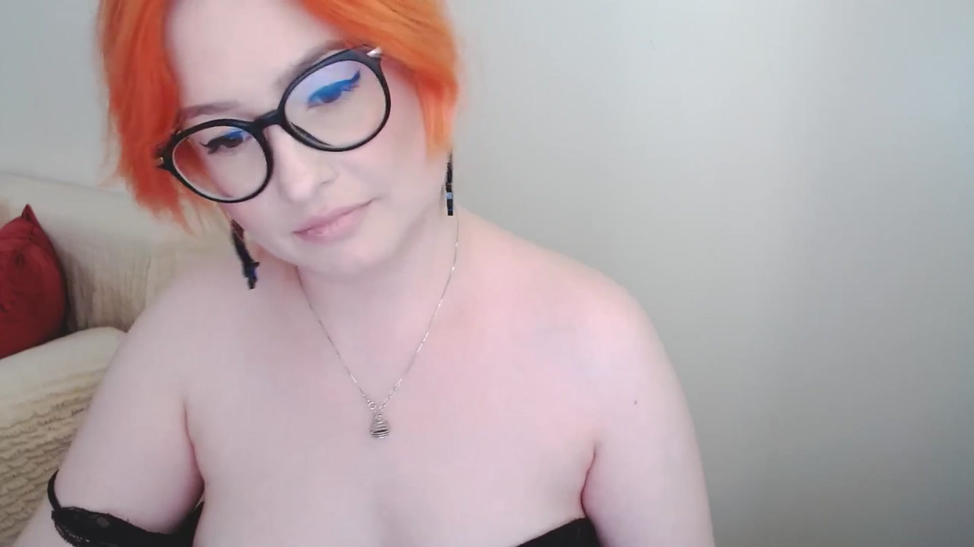 Gallery image thumbnail from EvaStar19's myfreecams stream on, 09/28/2024, 15:16 image 17 of 20