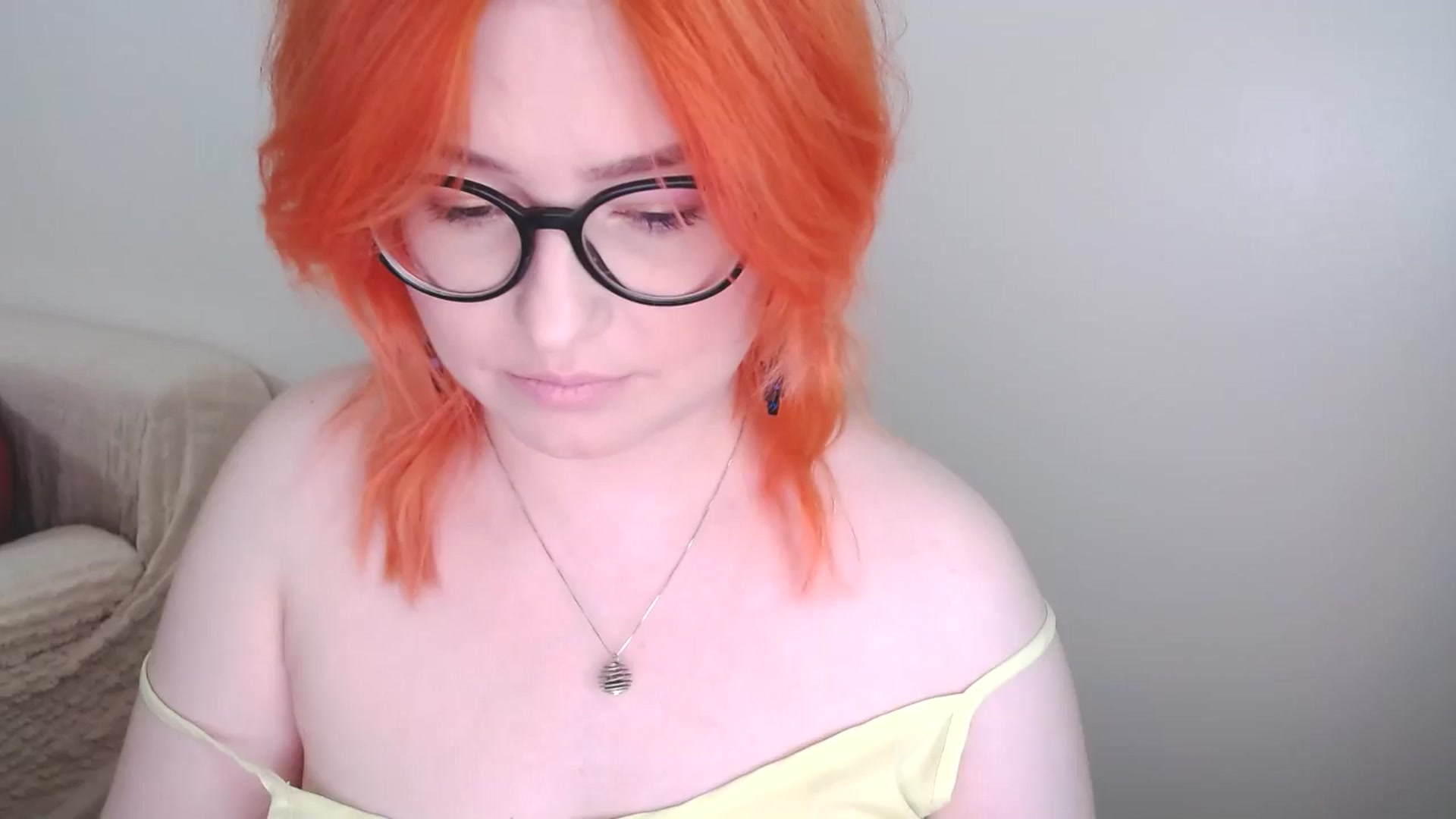 Gallery image thumbnail from EvaStar19's myfreecams stream on, 10/14/2024, 08:40 image 1 of 20
