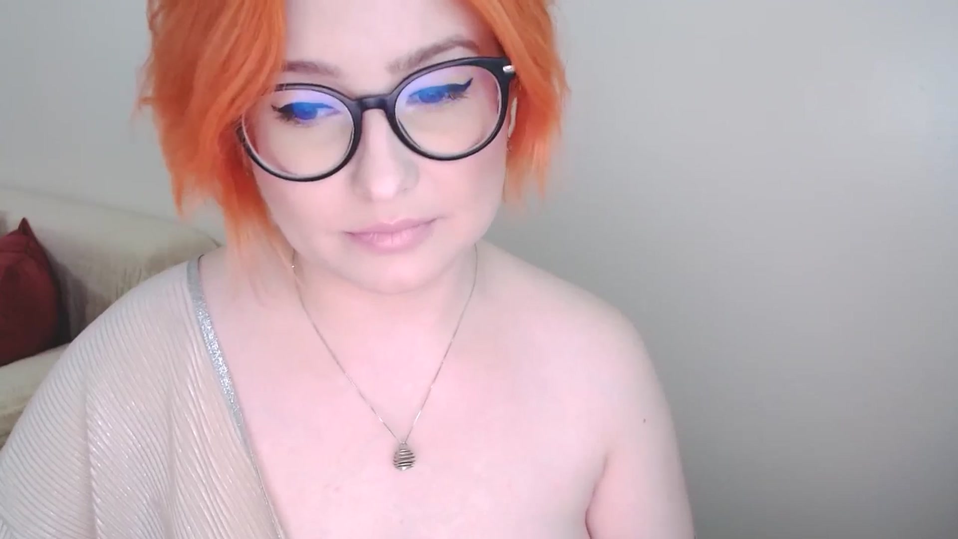 Gallery image thumbnail from EvaStar19's myfreecams stream on, 10/15/2024, 09:02 image 10 of 20