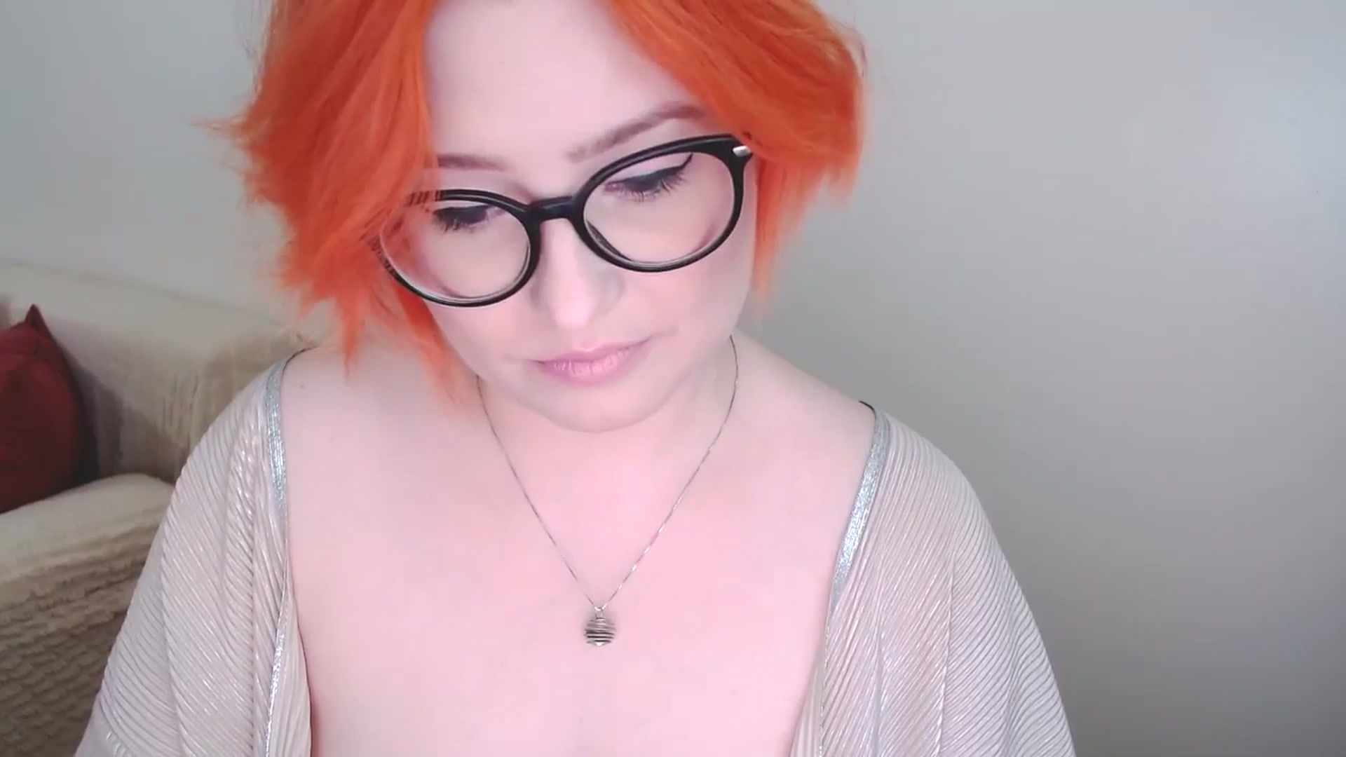 Gallery image thumbnail from EvaStar19's myfreecams stream on, 10/15/2024, 09:02 image 17 of 20