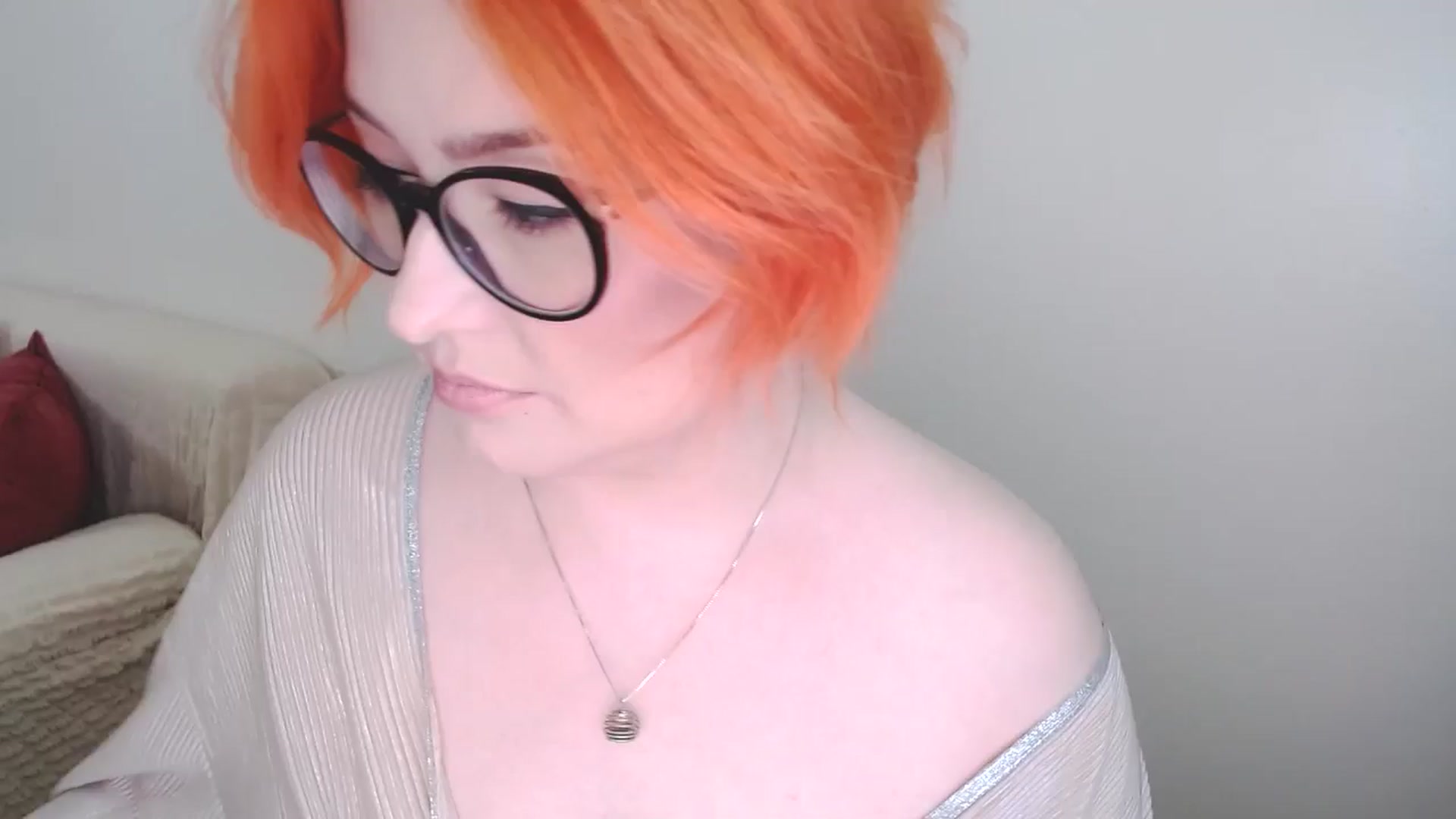 Gallery image thumbnail from EvaStar19's myfreecams stream on, 10/15/2024, 09:02 image 6 of 20