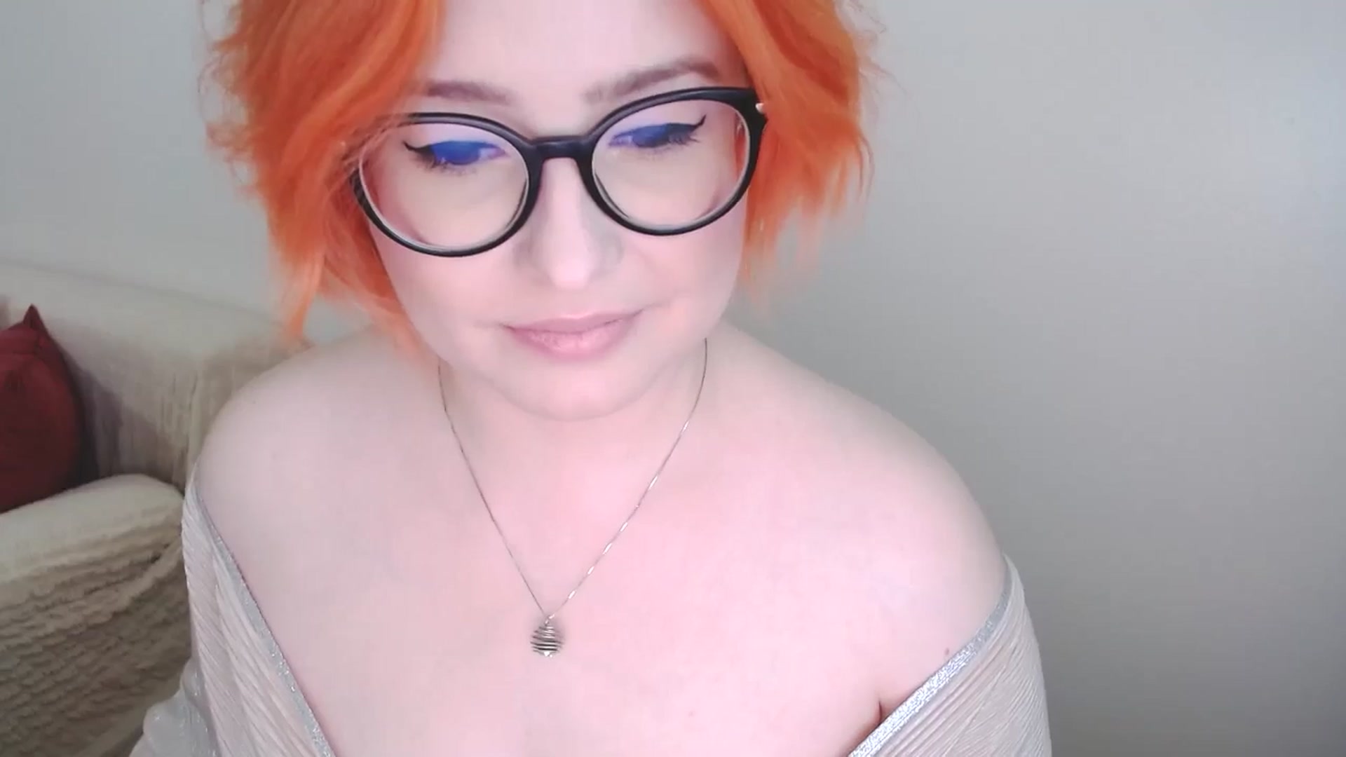 Gallery image thumbnail from EvaStar19's myfreecams stream on, 10/15/2024, 09:02 image 4 of 20