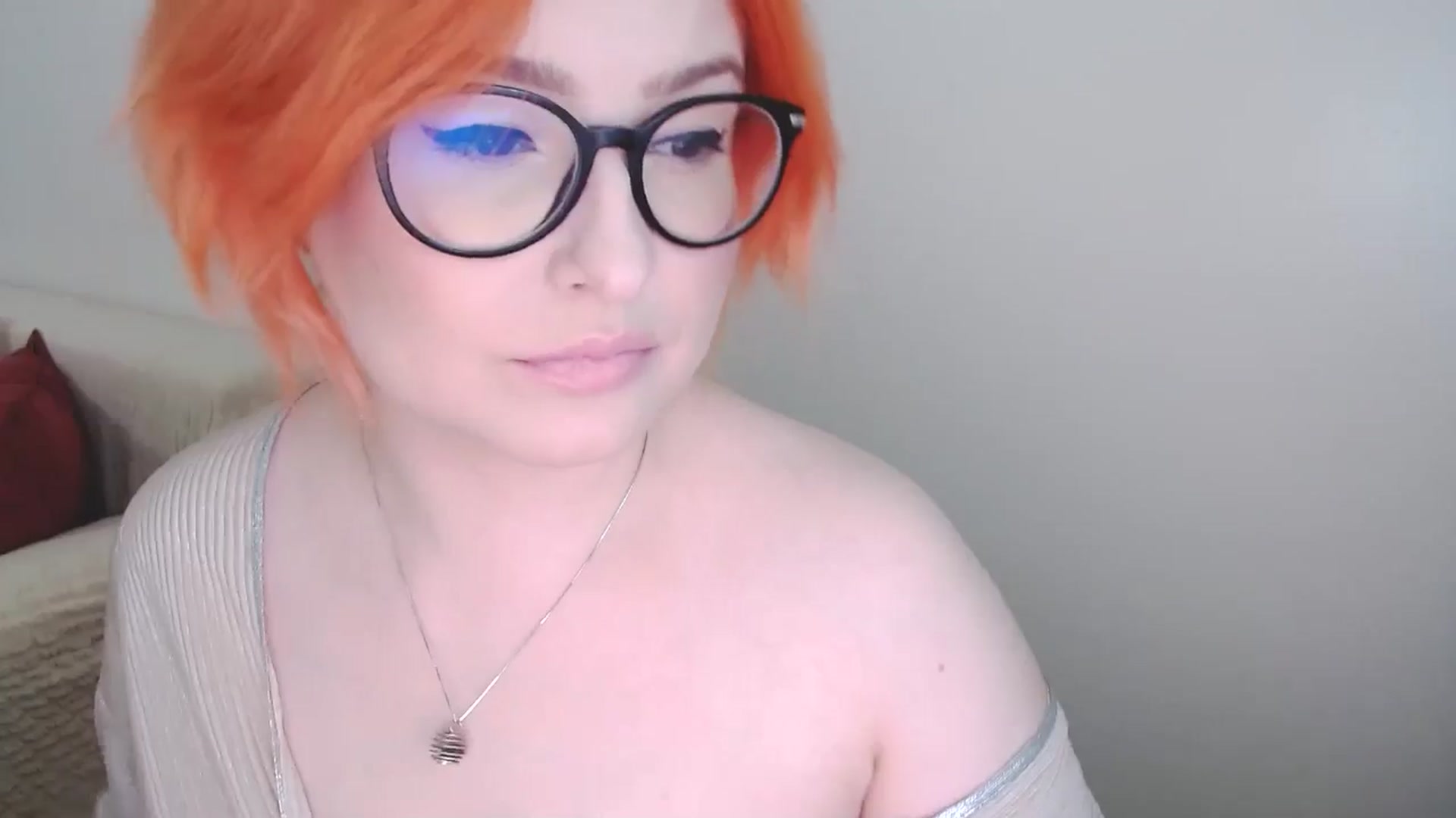 Gallery image thumbnail from EvaStar19's myfreecams stream on, 10/15/2024, 09:02 image 8 of 20