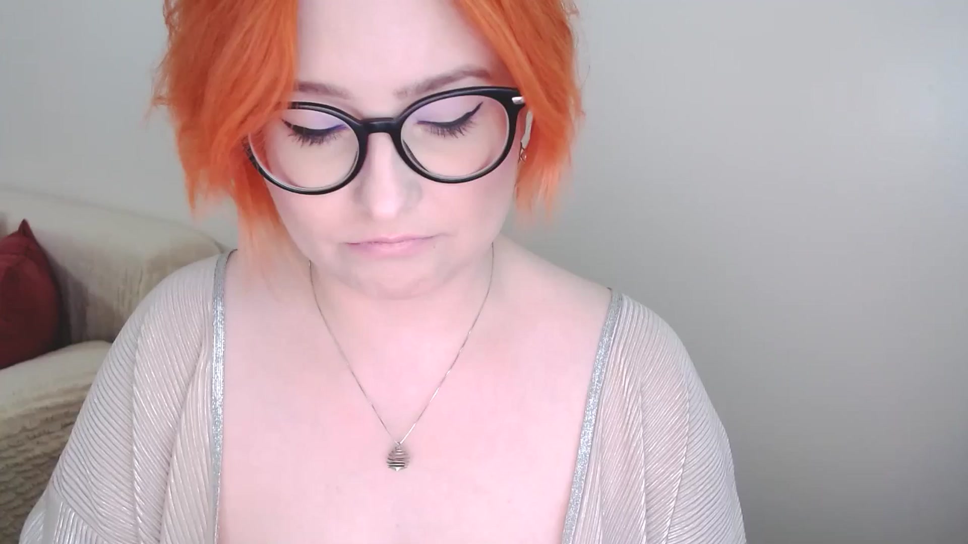 Gallery image thumbnail from EvaStar19's myfreecams stream on, 10/15/2024, 09:02 image 11 of 20