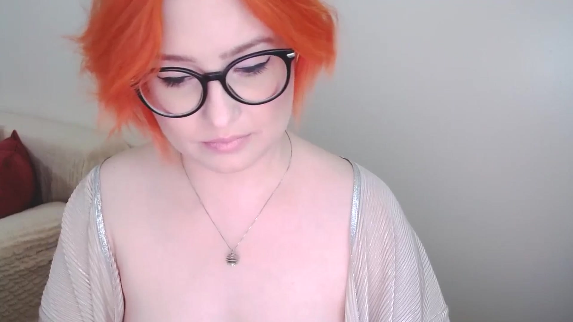 Gallery image thumbnail from EvaStar19's myfreecams stream on, 10/15/2024, 09:02 image 16 of 20