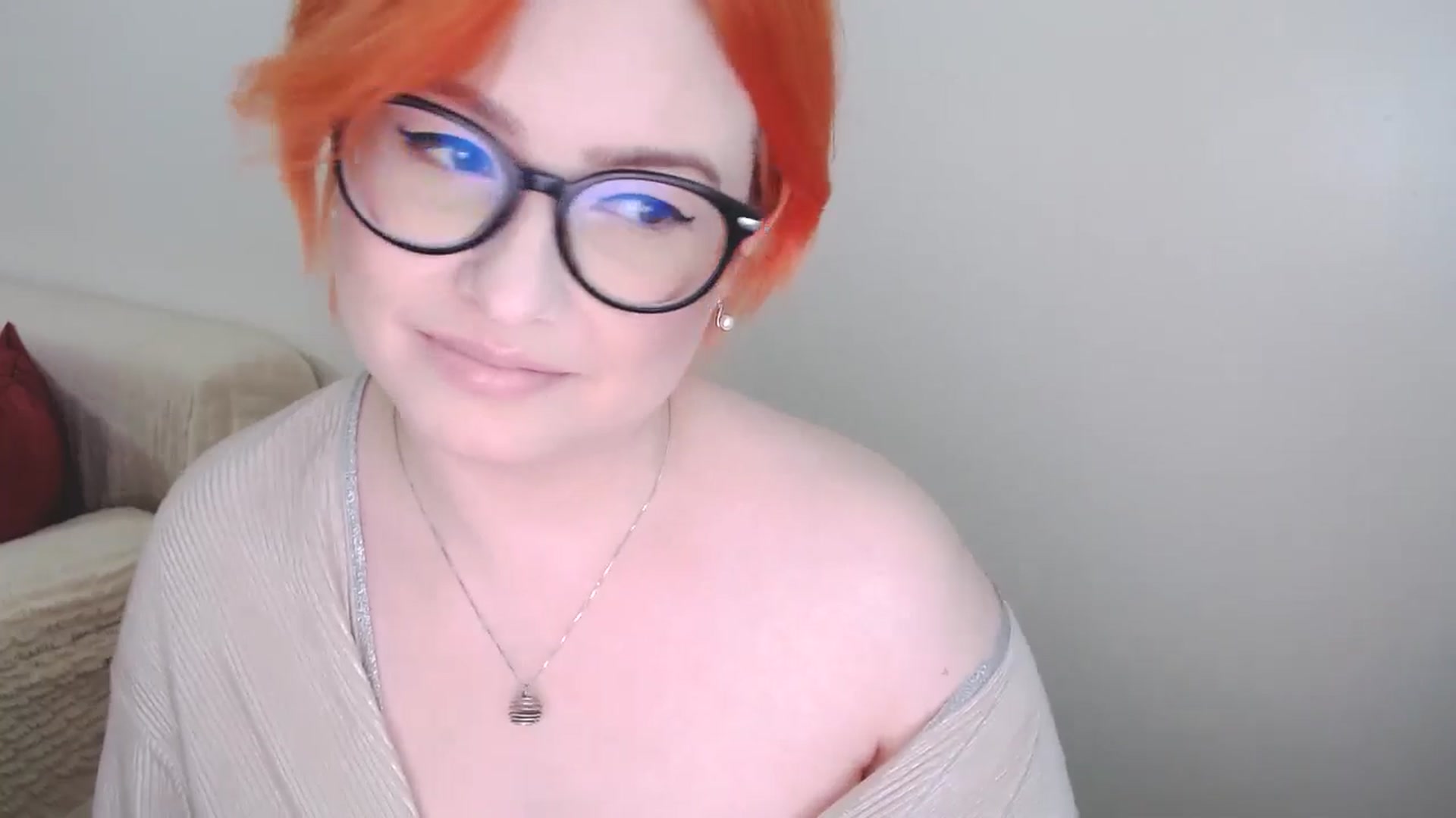Gallery image thumbnail from EvaStar19's myfreecams stream on, 10/15/2024, 11:19 image 6 of 20