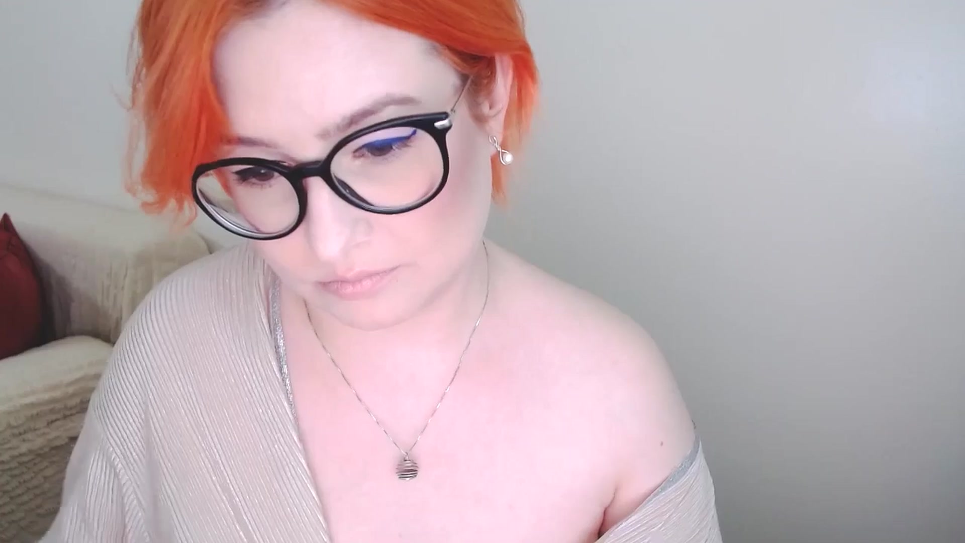 Gallery image thumbnail from EvaStar19's myfreecams stream on, 10/15/2024, 11:19 image 8 of 20