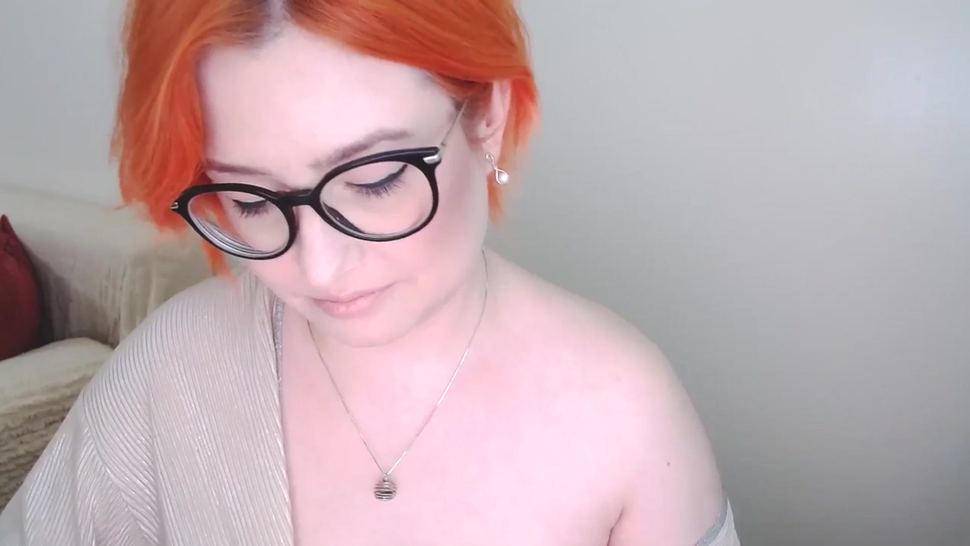 Gallery image thumbnail from EvaStar19's myfreecams stream on, 10/15/2024, 11:19 image 13 of 20