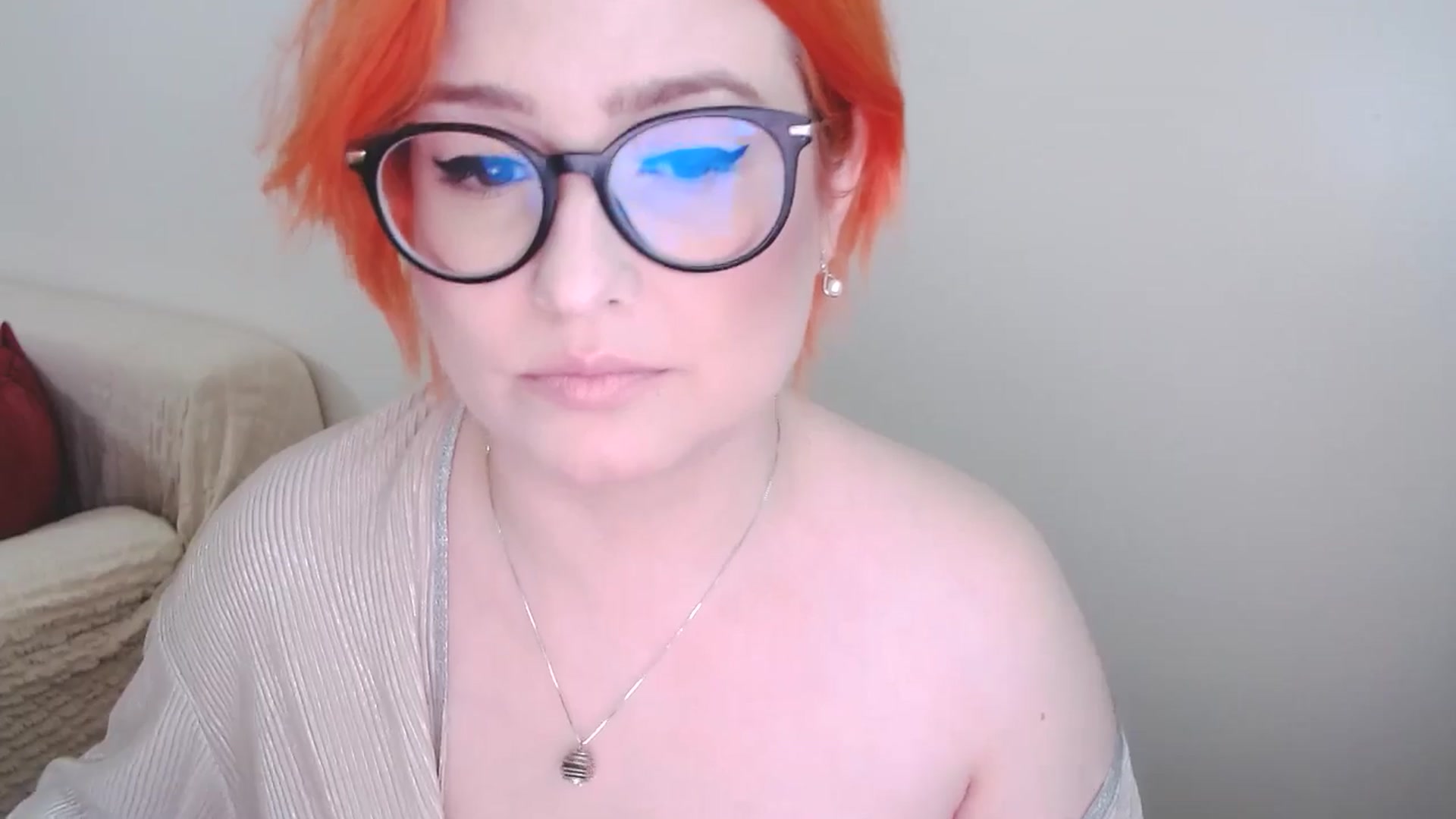 Gallery image thumbnail from EvaStar19's myfreecams stream on, 10/15/2024, 11:19 image 10 of 20