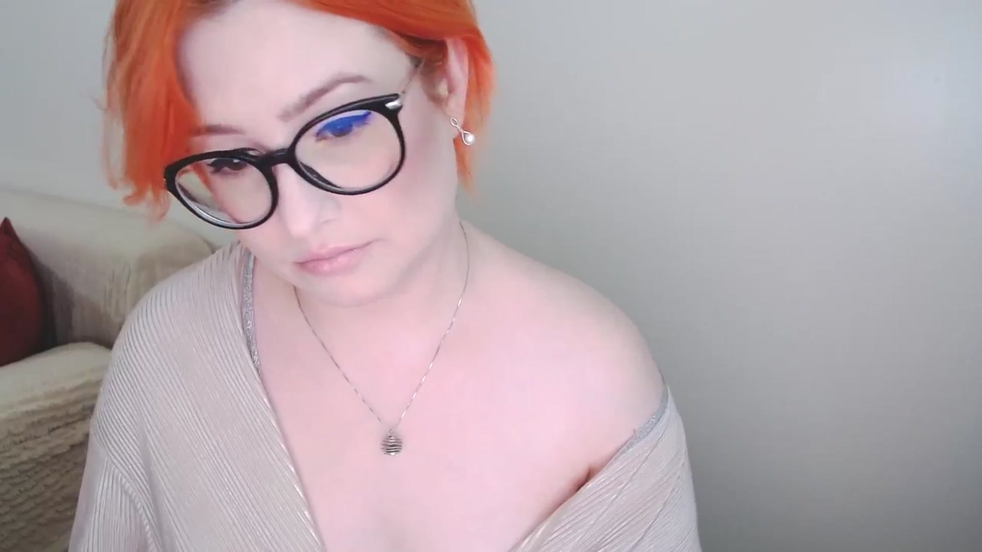 Gallery image thumbnail from EvaStar19's myfreecams stream on, 10/15/2024, 11:19 image 2 of 20