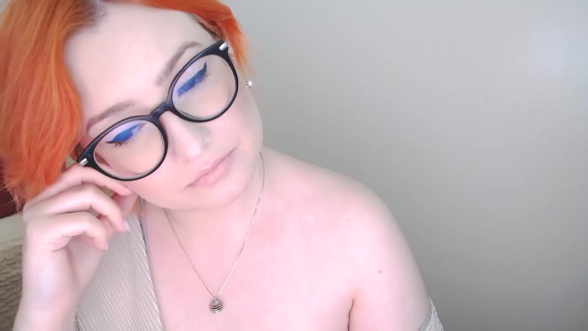 Gallery image thumbnail from EvaStar19's myfreecams stream on, 10/15/2024, 11:19 image 15 of 20