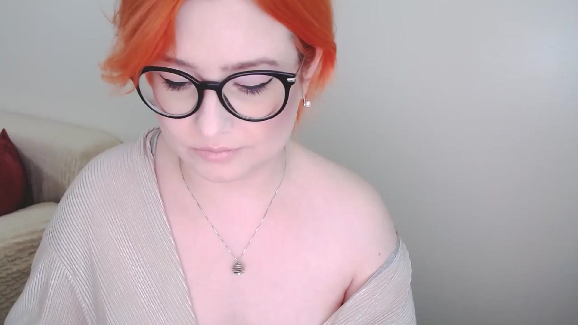 Gallery image thumbnail from EvaStar19's myfreecams stream on, 10/15/2024, 11:19 image 1 of 20