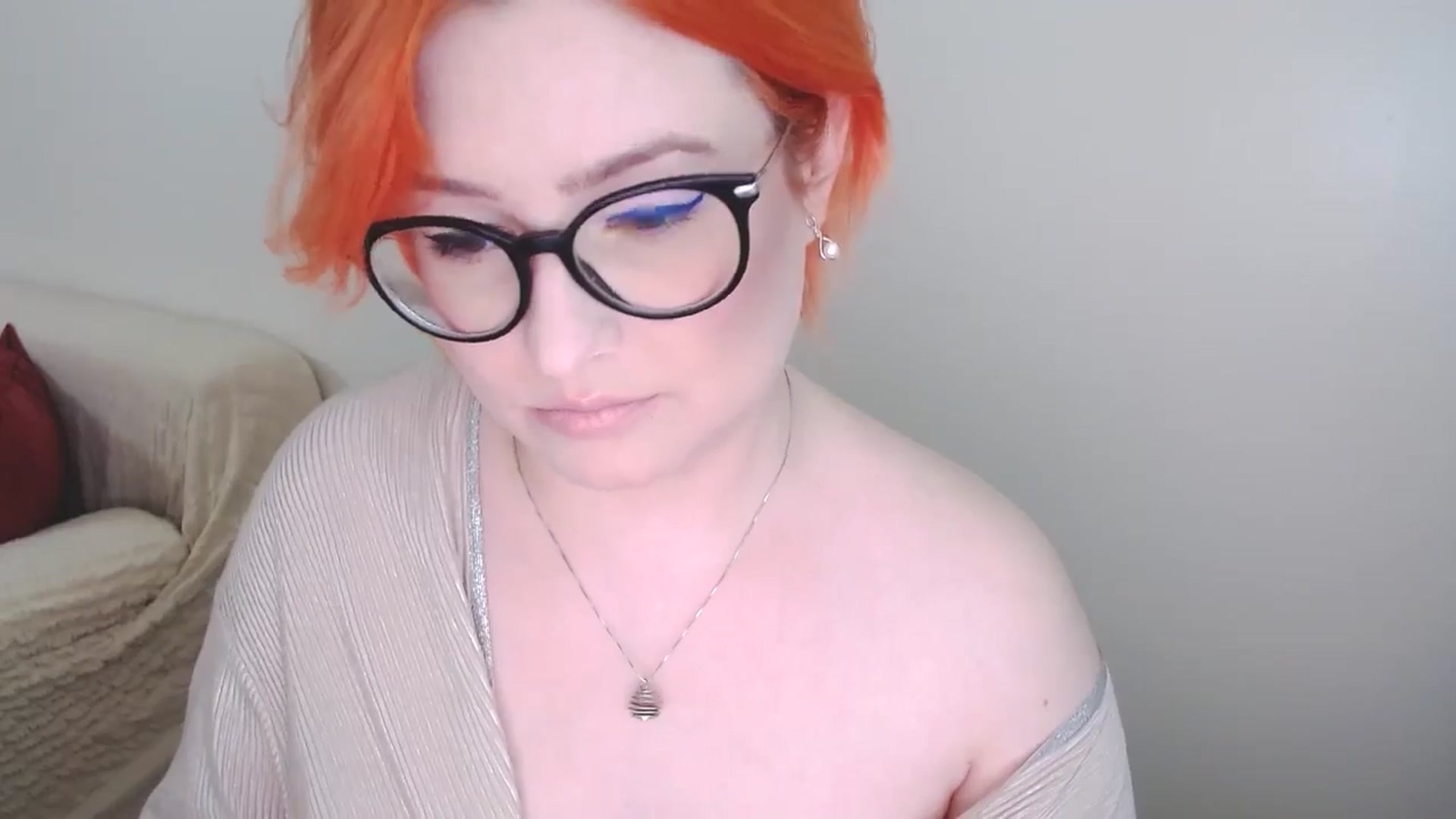 Gallery image thumbnail from EvaStar19's myfreecams stream on, 10/15/2024, 11:19 image 7 of 20