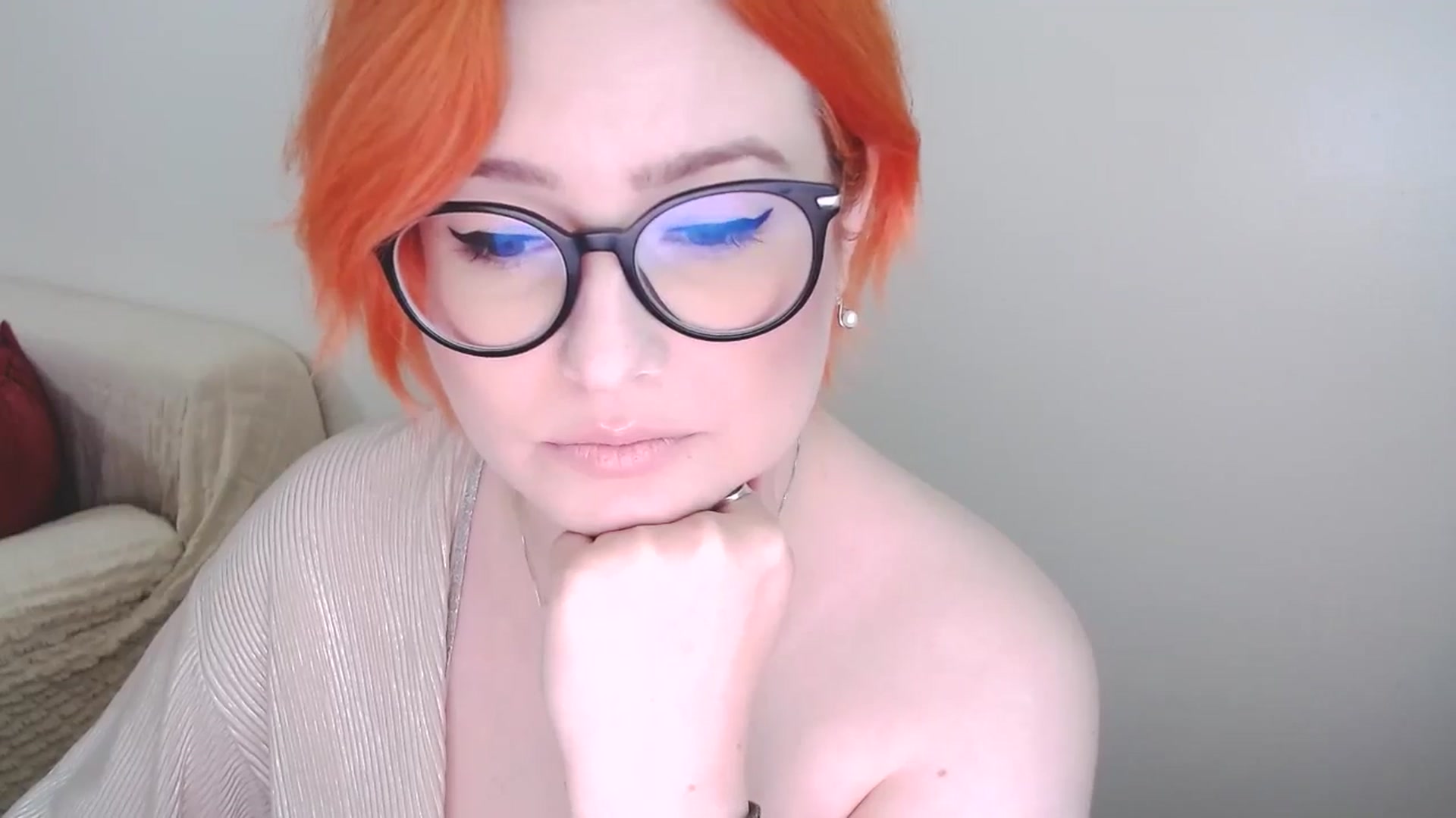 Gallery image thumbnail from EvaStar19's myfreecams stream on, 10/15/2024, 11:19 image 12 of 20
