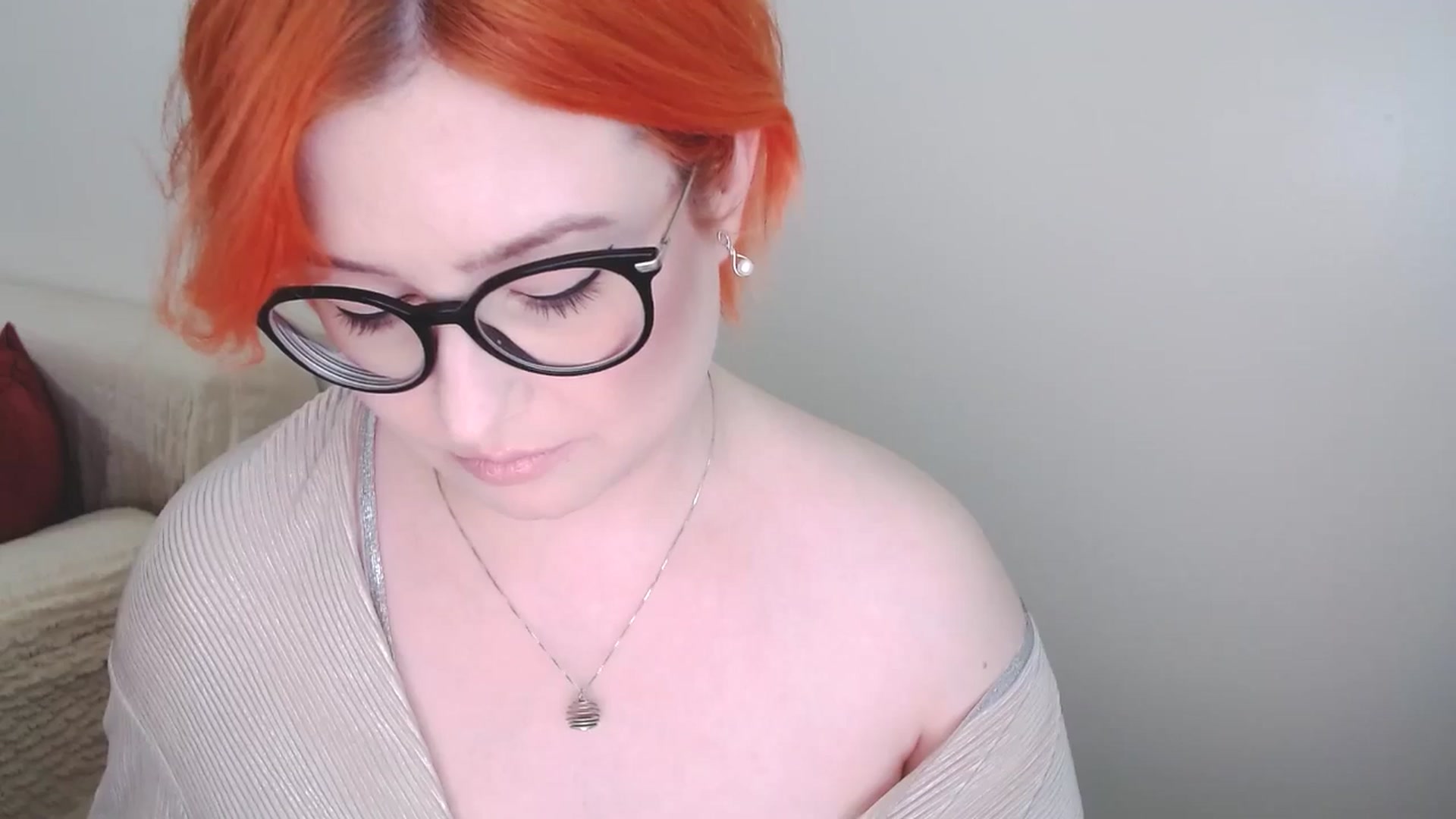 Gallery image thumbnail from EvaStar19's myfreecams stream on, 10/15/2024, 11:19 image 4 of 20