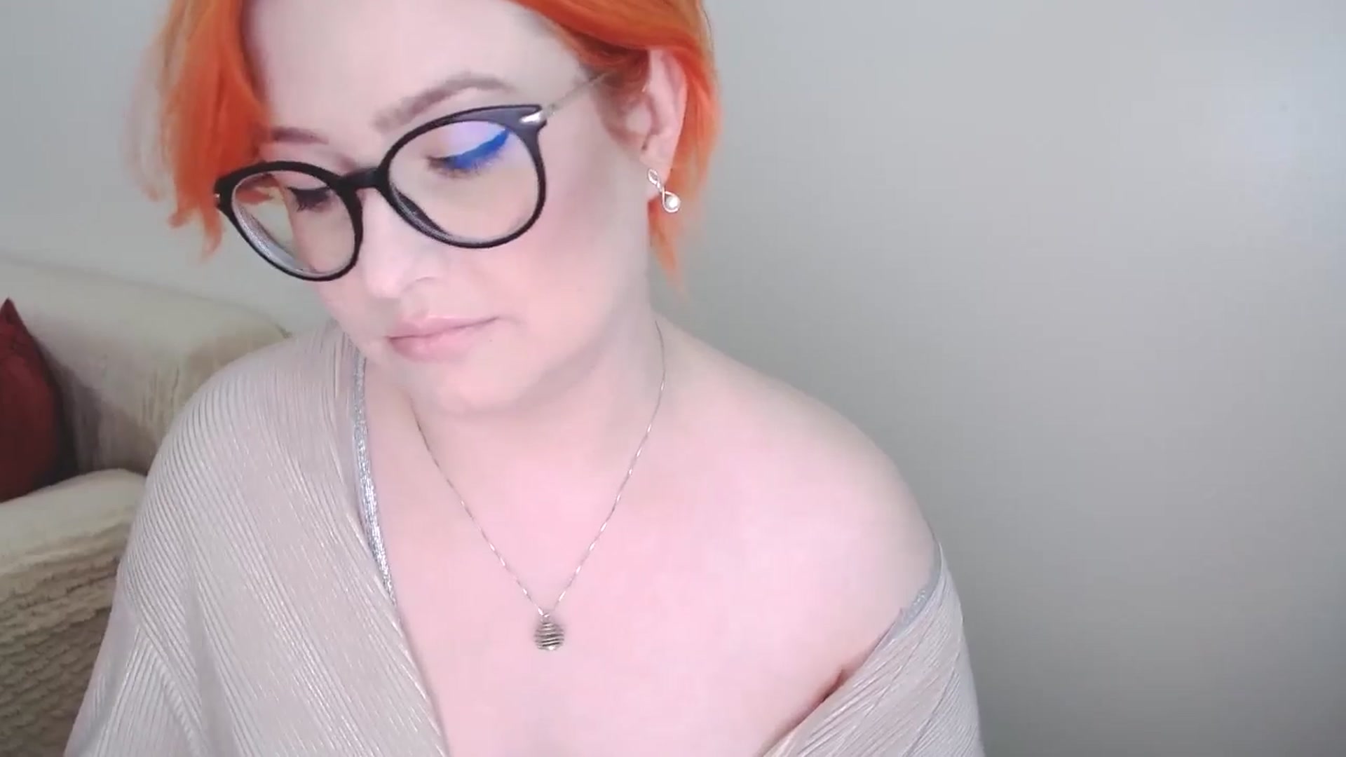 Gallery image thumbnail from EvaStar19's myfreecams stream on, 10/15/2024, 11:19 image 3 of 20