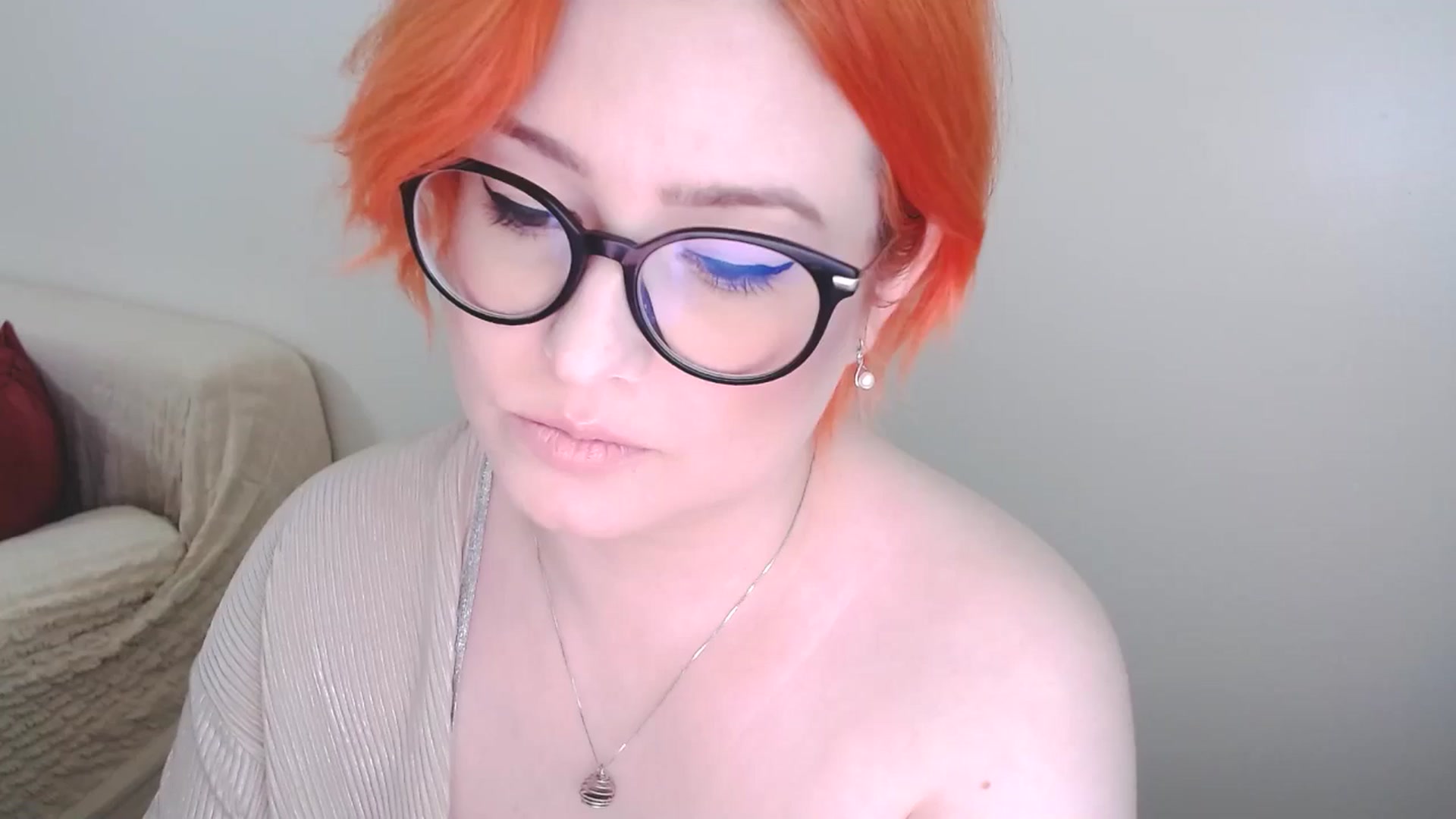 Gallery image thumbnail from EvaStar19's myfreecams stream on, 10/15/2024, 11:19 image 16 of 20