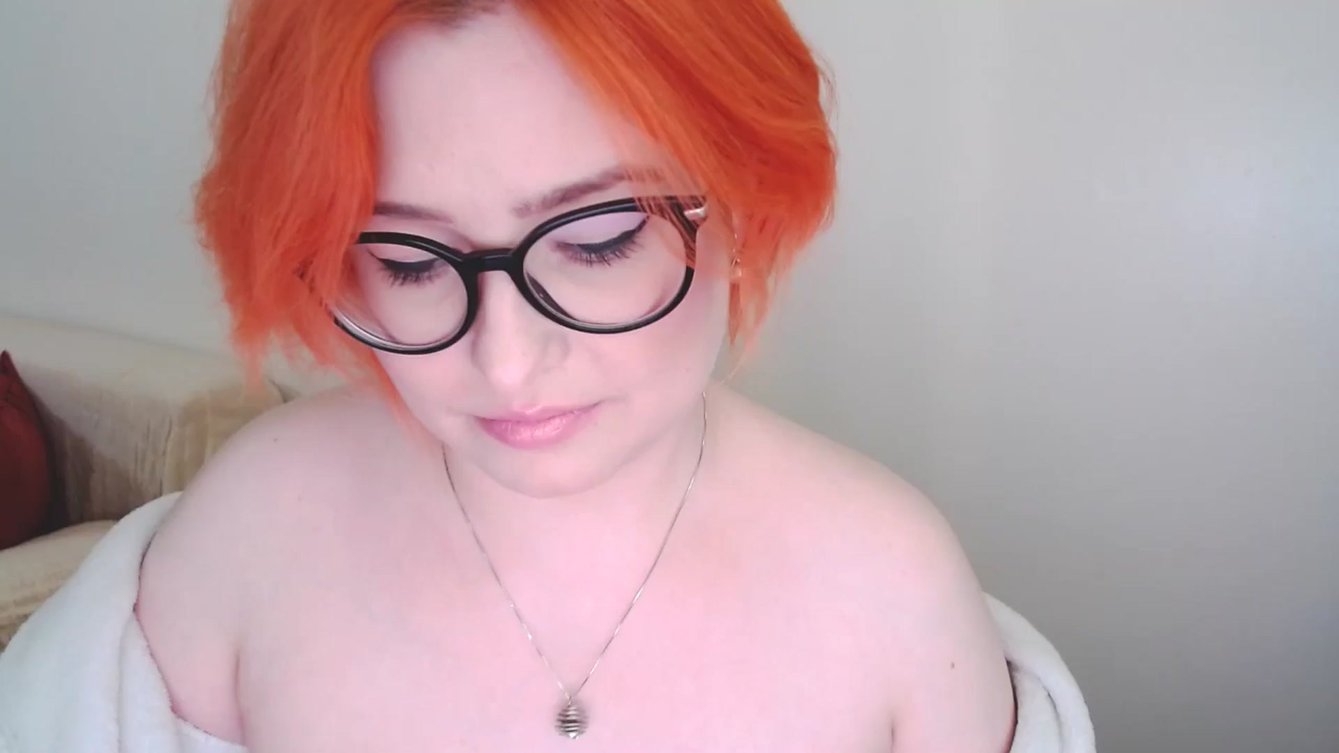 Gallery image thumbnail from EvaStar19's myfreecams stream on, 10/15/2024, 15:12 image 1 of 20
