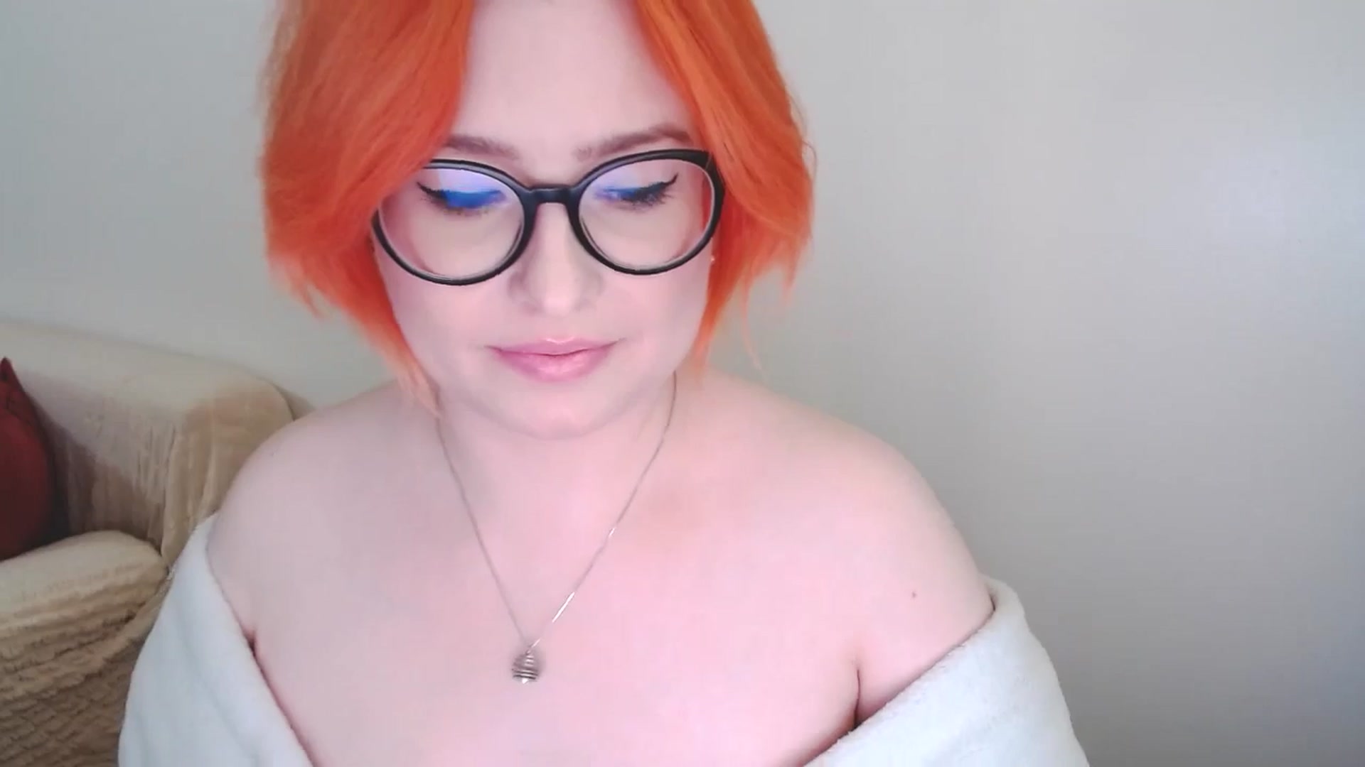 Gallery image thumbnail from EvaStar19's myfreecams stream on, 10/15/2024, 15:12 image 7 of 20