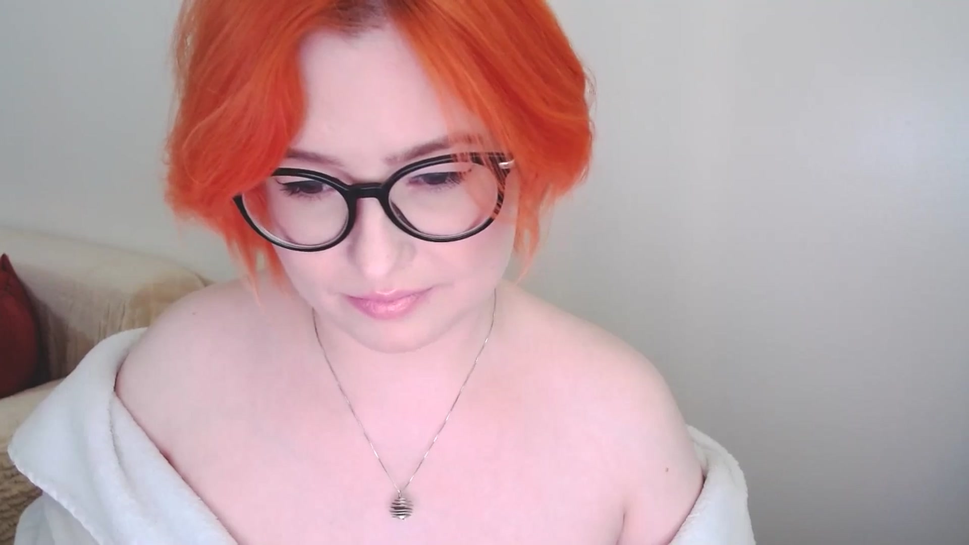 Gallery image thumbnail from EvaStar19's myfreecams stream on, 10/15/2024, 15:12 image 2 of 20