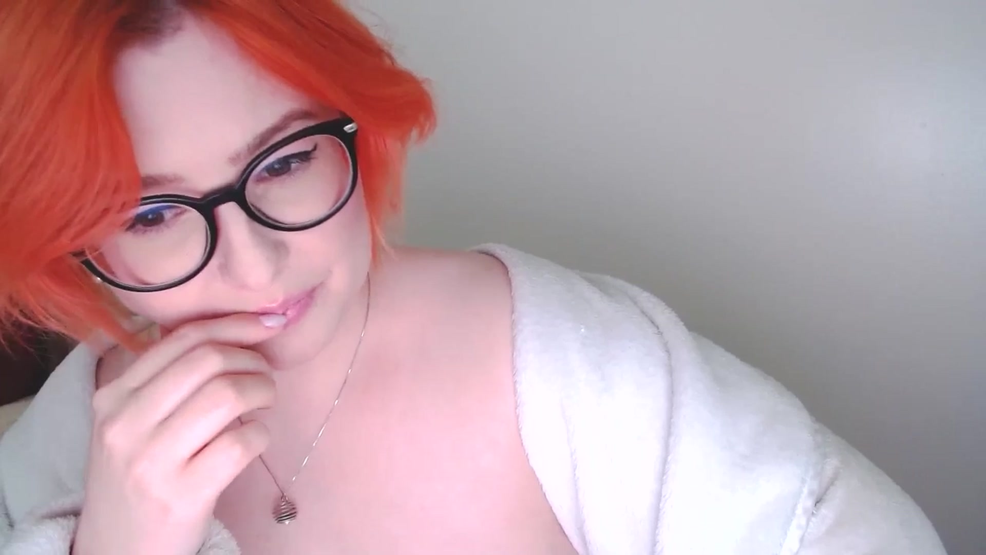 Gallery image thumbnail from EvaStar19's myfreecams stream on, 10/15/2024, 15:12 image 14 of 20