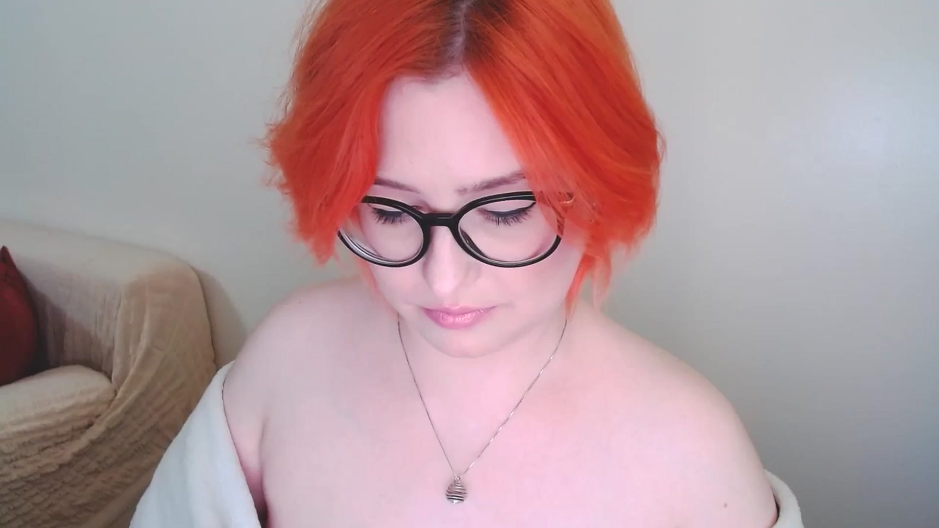 Gallery image thumbnail from EvaStar19's myfreecams stream on, 10/15/2024, 15:12 image 10 of 20