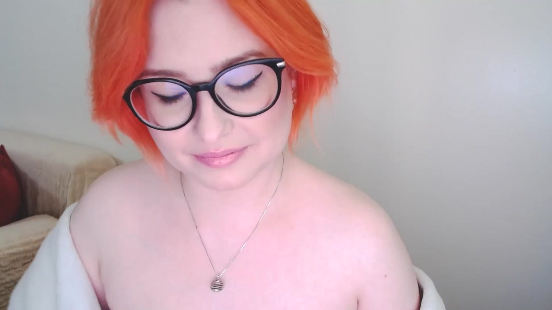 Gallery image thumbnail from EvaStar19's myfreecams stream on, 10/15/2024, 15:12 image 4 of 20