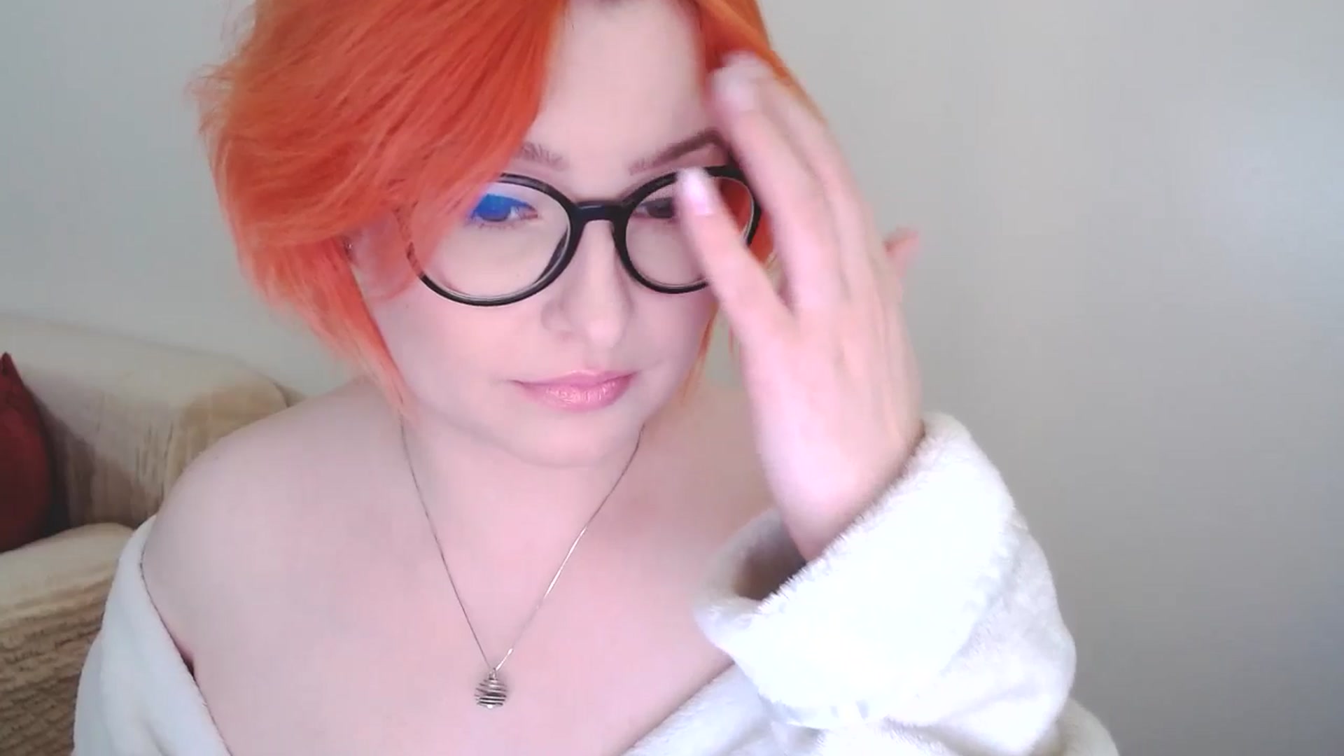 Gallery image thumbnail from EvaStar19's myfreecams stream on, 10/15/2024, 15:12 image 8 of 20