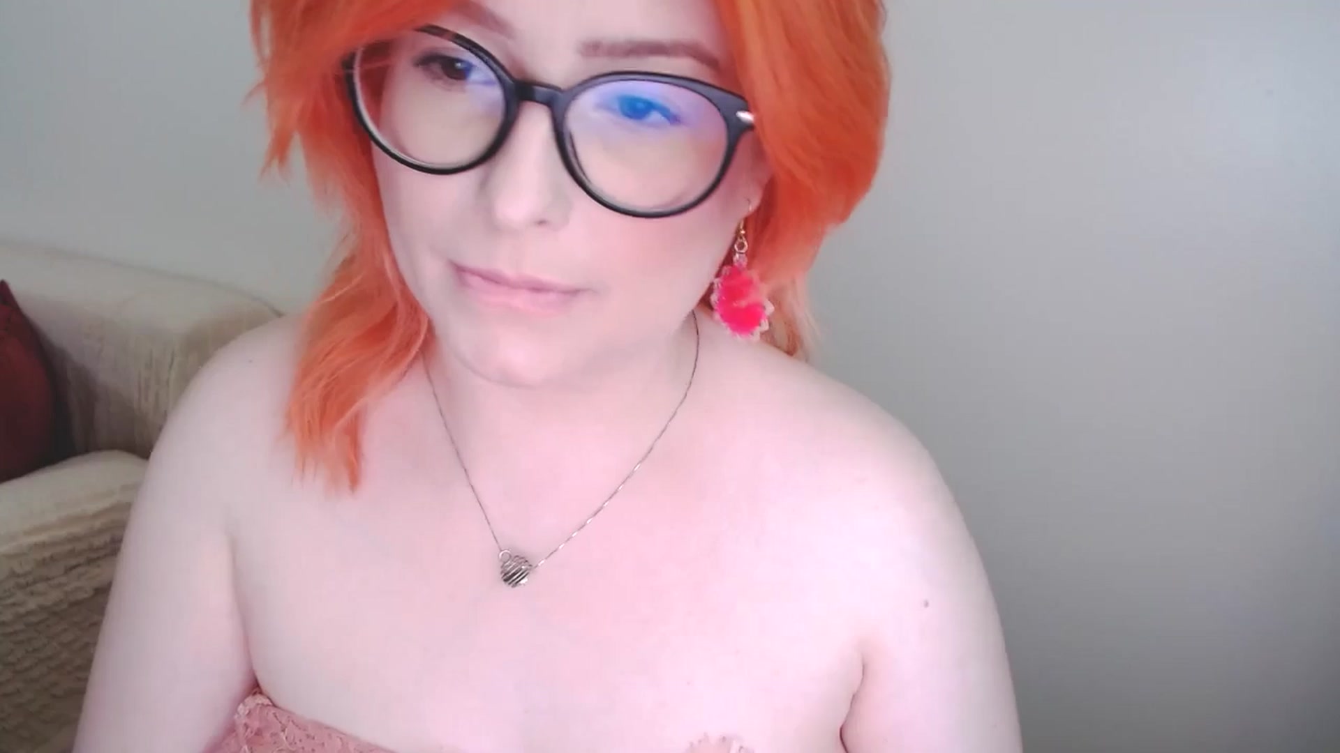 Gallery image thumbnail from EvaStar19's myfreecams stream on, 10/16/2024, 08:26 image 18 of 20