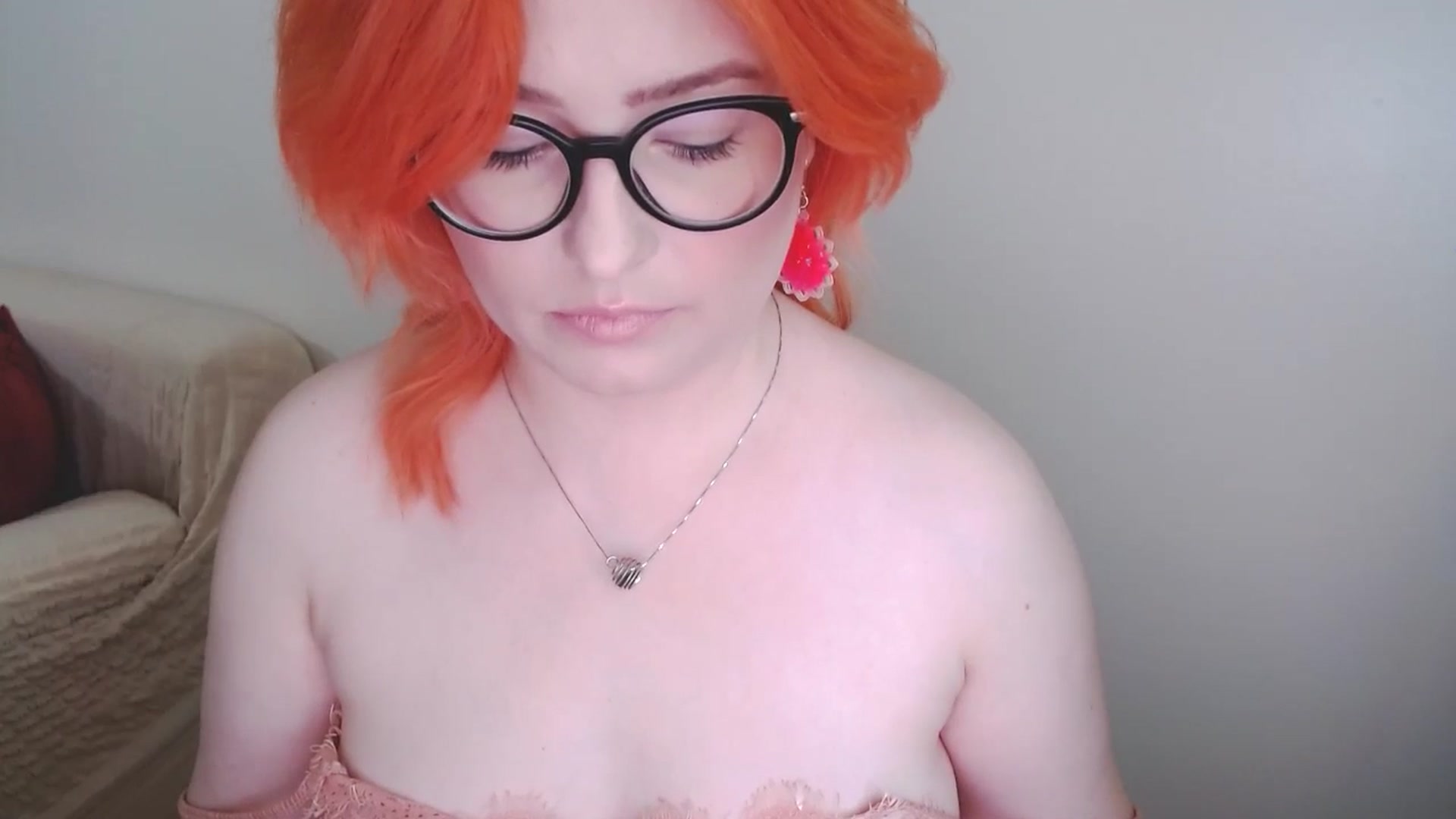 Gallery image thumbnail from EvaStar19's myfreecams stream on, 10/16/2024, 08:26 image 7 of 20