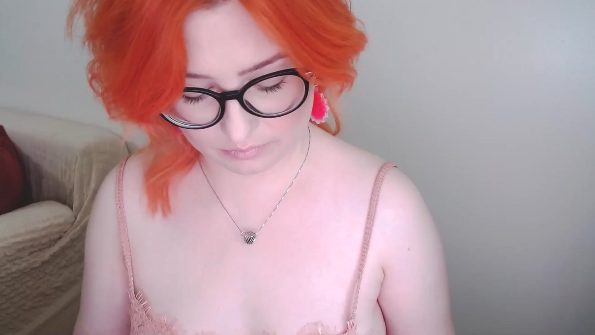 Gallery image thumbnail from EvaStar19's myfreecams stream on, 10/16/2024, 08:26 image 2 of 20