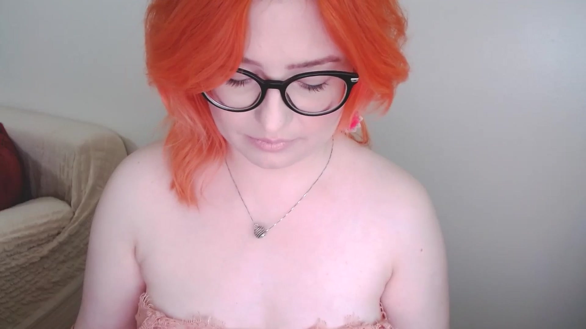 Gallery image thumbnail from EvaStar19's myfreecams stream on, 10/16/2024, 09:10 image 5 of 20