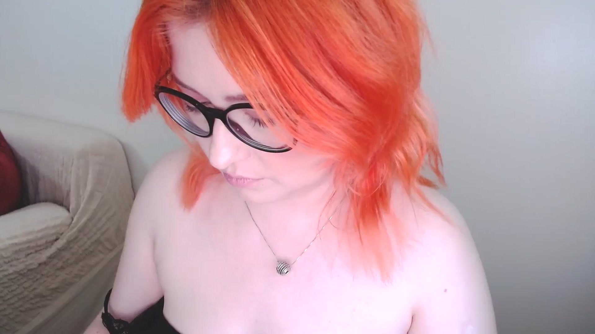 Gallery image thumbnail from EvaStar19's myfreecams stream on, 10/17/2024, 08:26 image 11 of 20