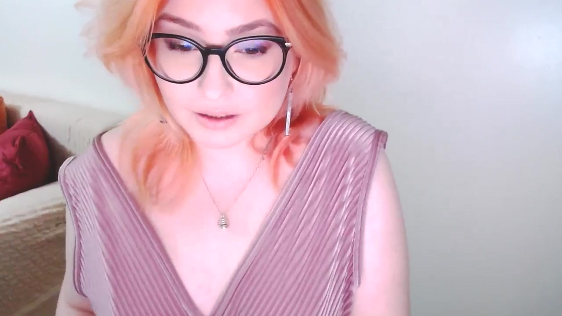 Gallery image thumbnail from EvaStar19's myfreecams stream on, 11/24/2024, 16:14 image 5 of 20